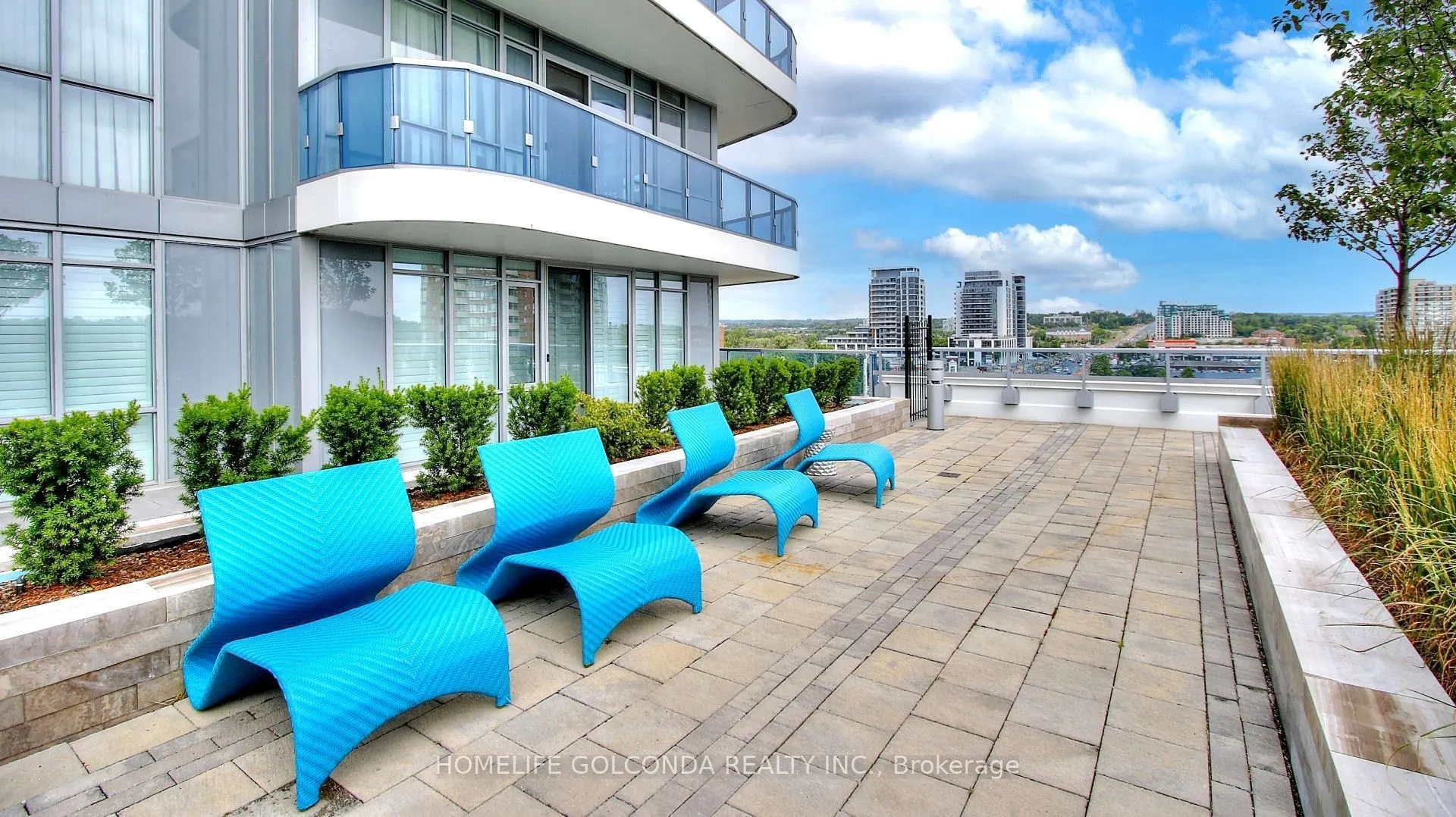 9471 Yonge Street E, #334