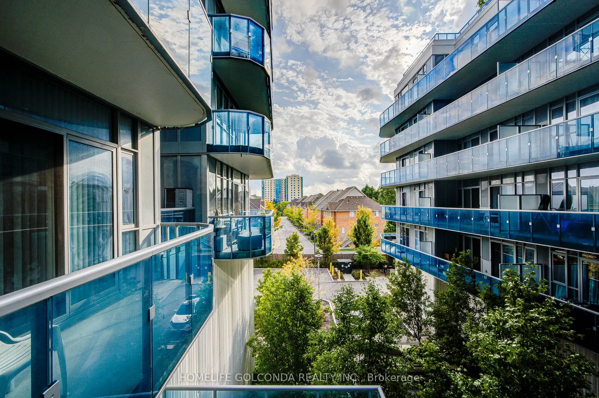 9471 Yonge Street E, #334