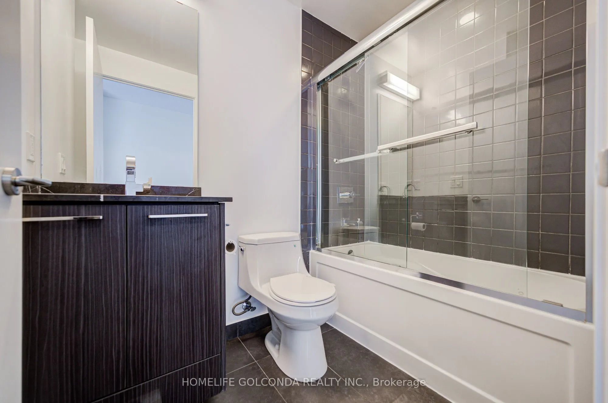 9471 Yonge Street E, #334
