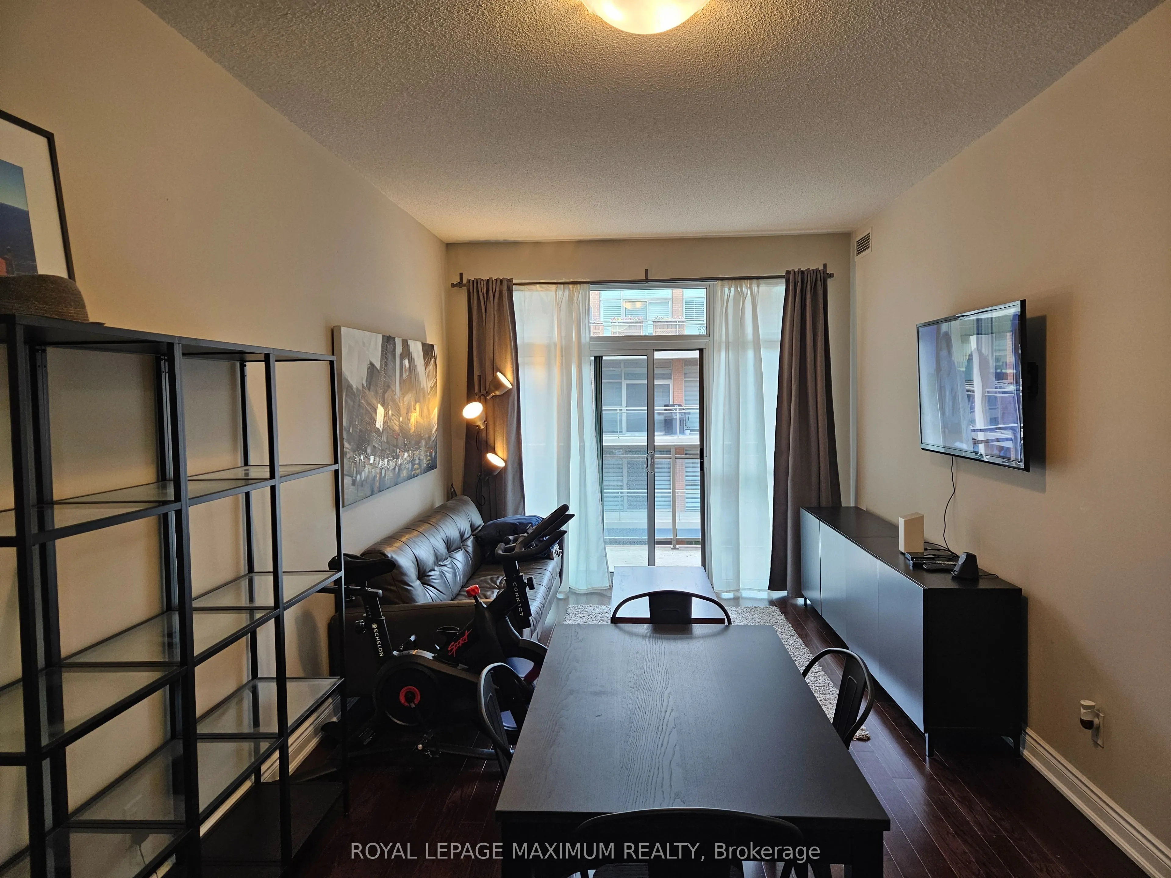 281 Woodbridge Avenue, #504