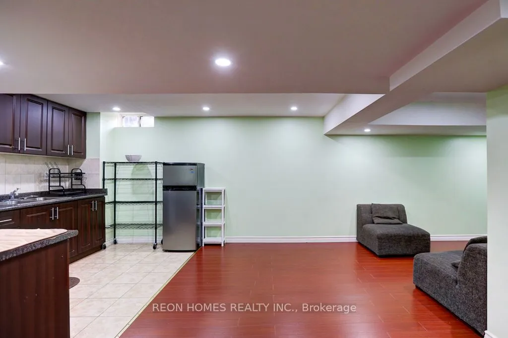 144 Edward Jeffreys Avenue