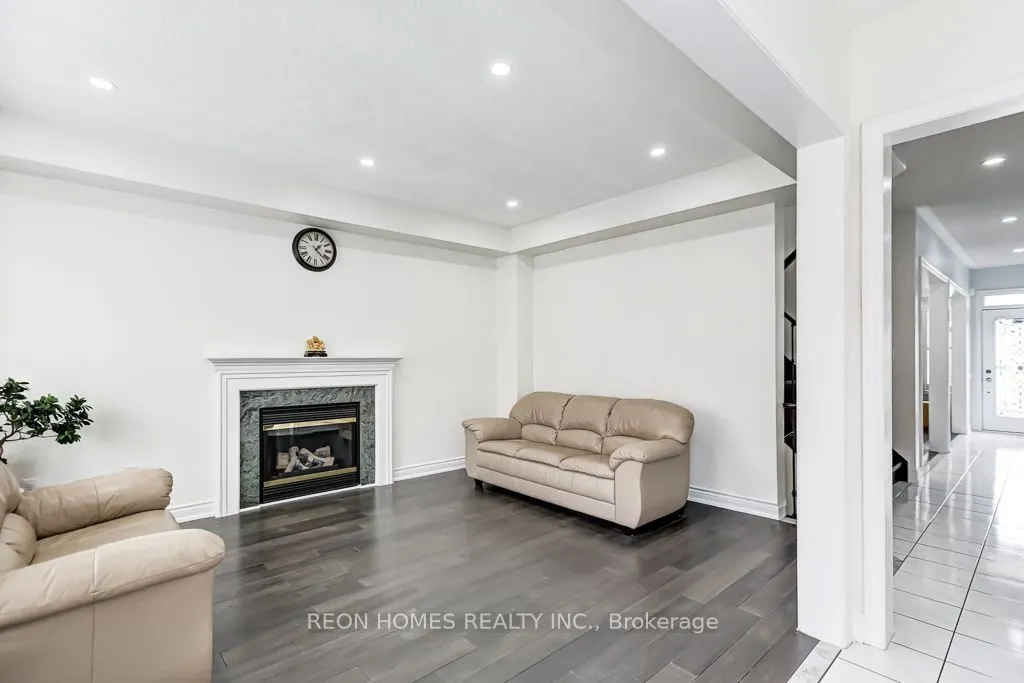 144 Edward Jeffreys Avenue