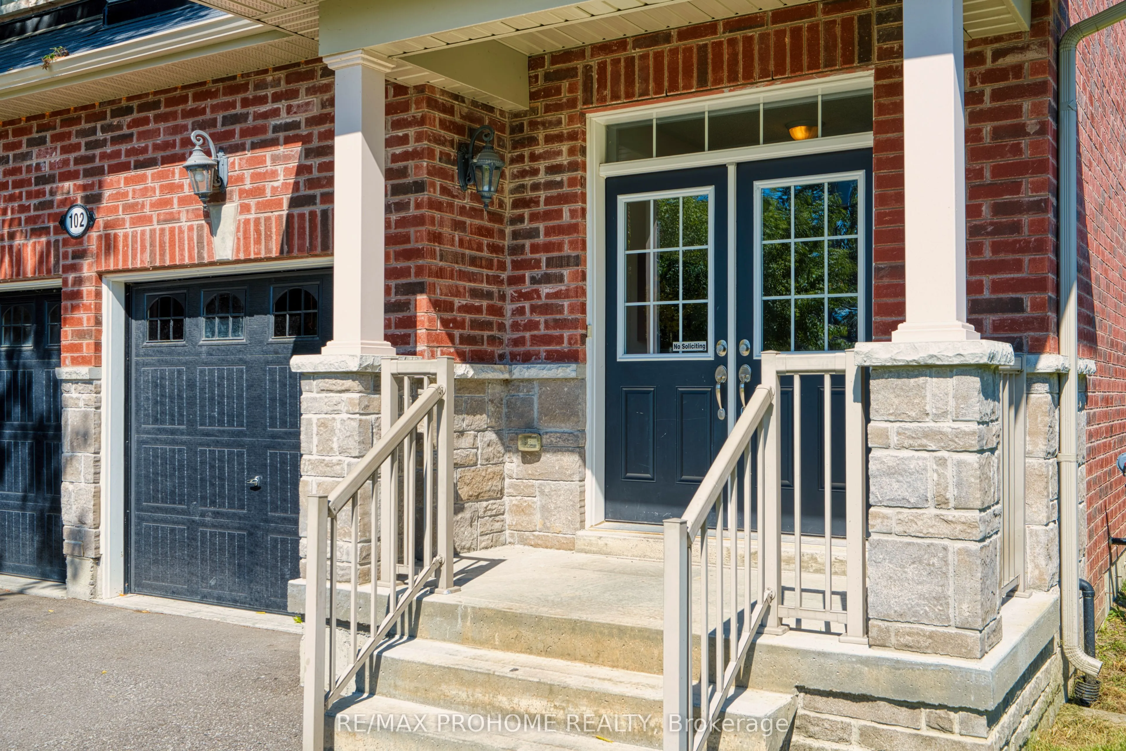 102 Riveredge Drive