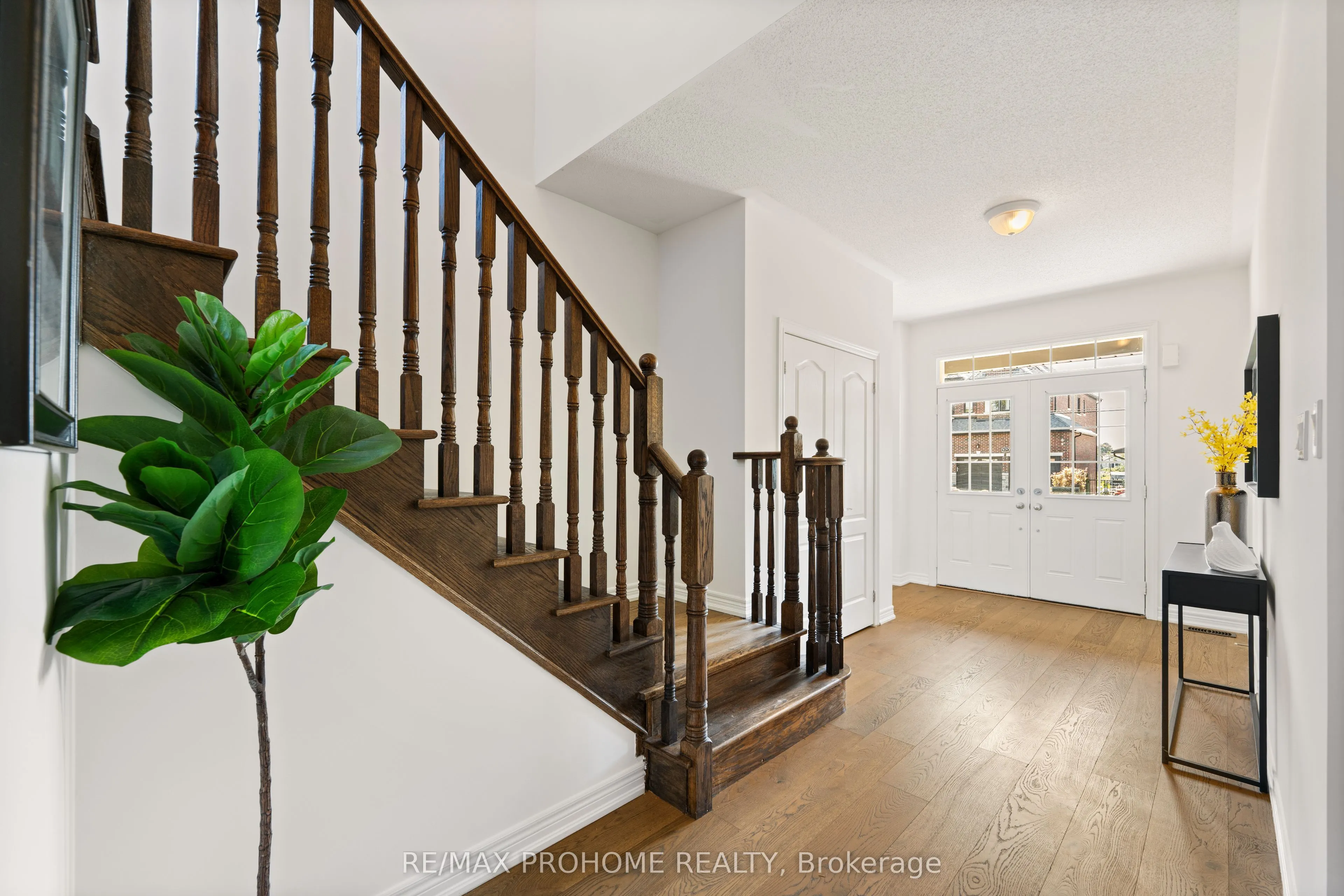 102 Riveredge Drive