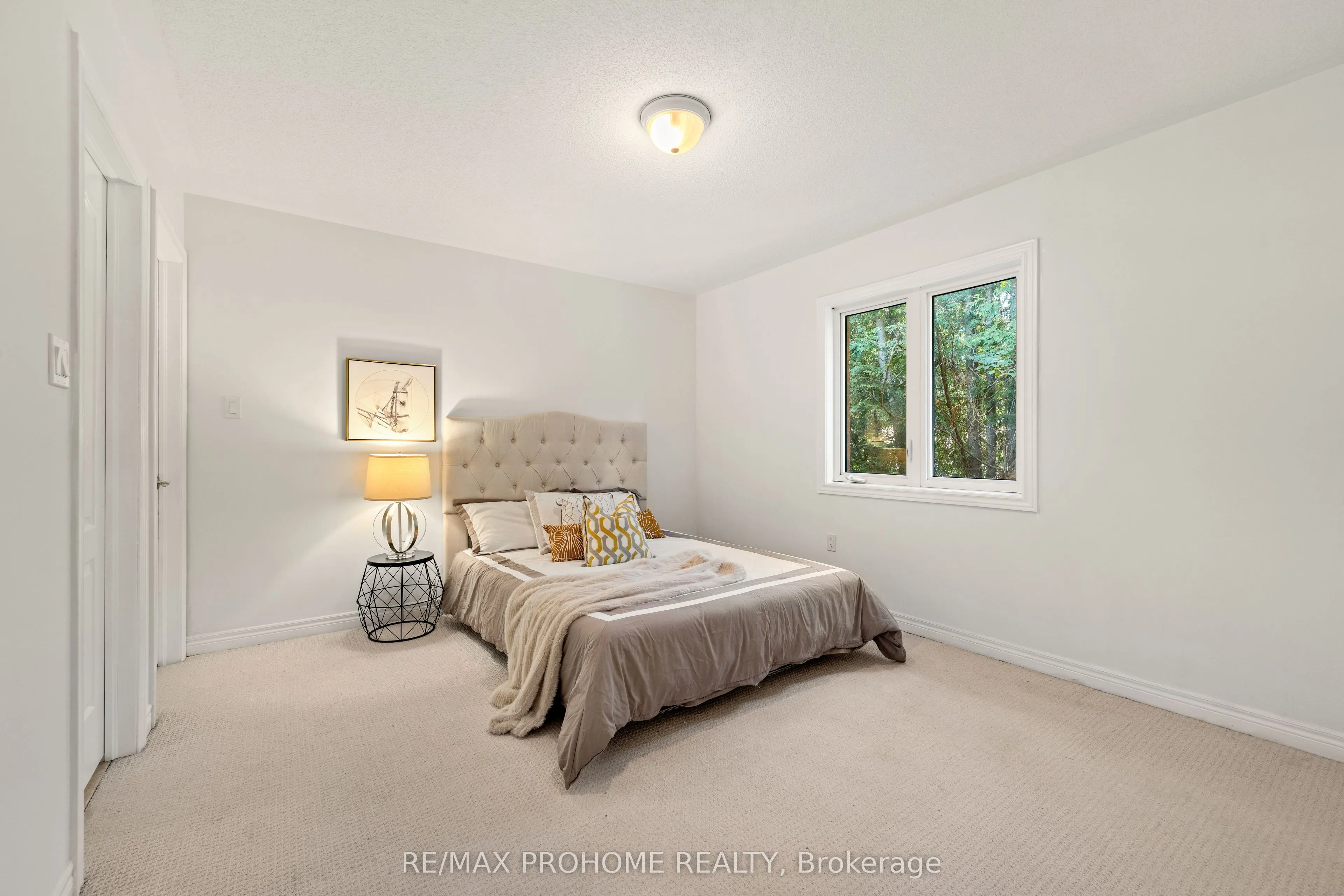 102 Riveredge Drive