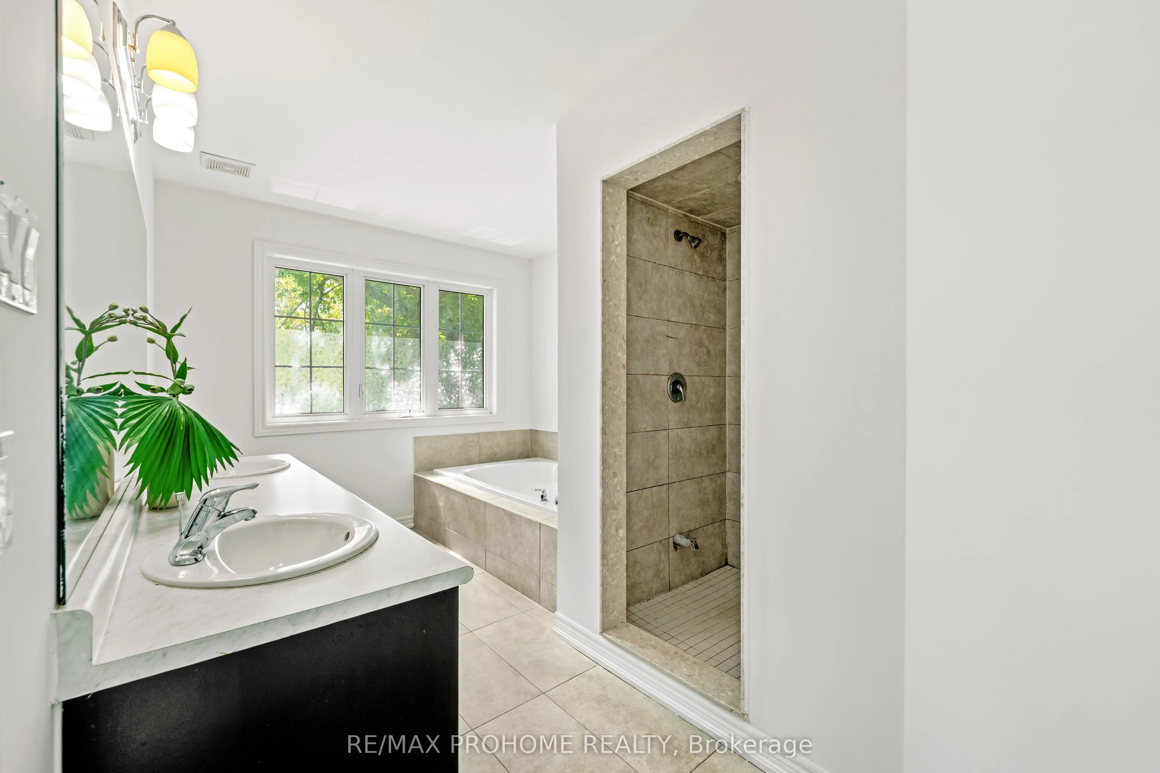 102 Riveredge Drive