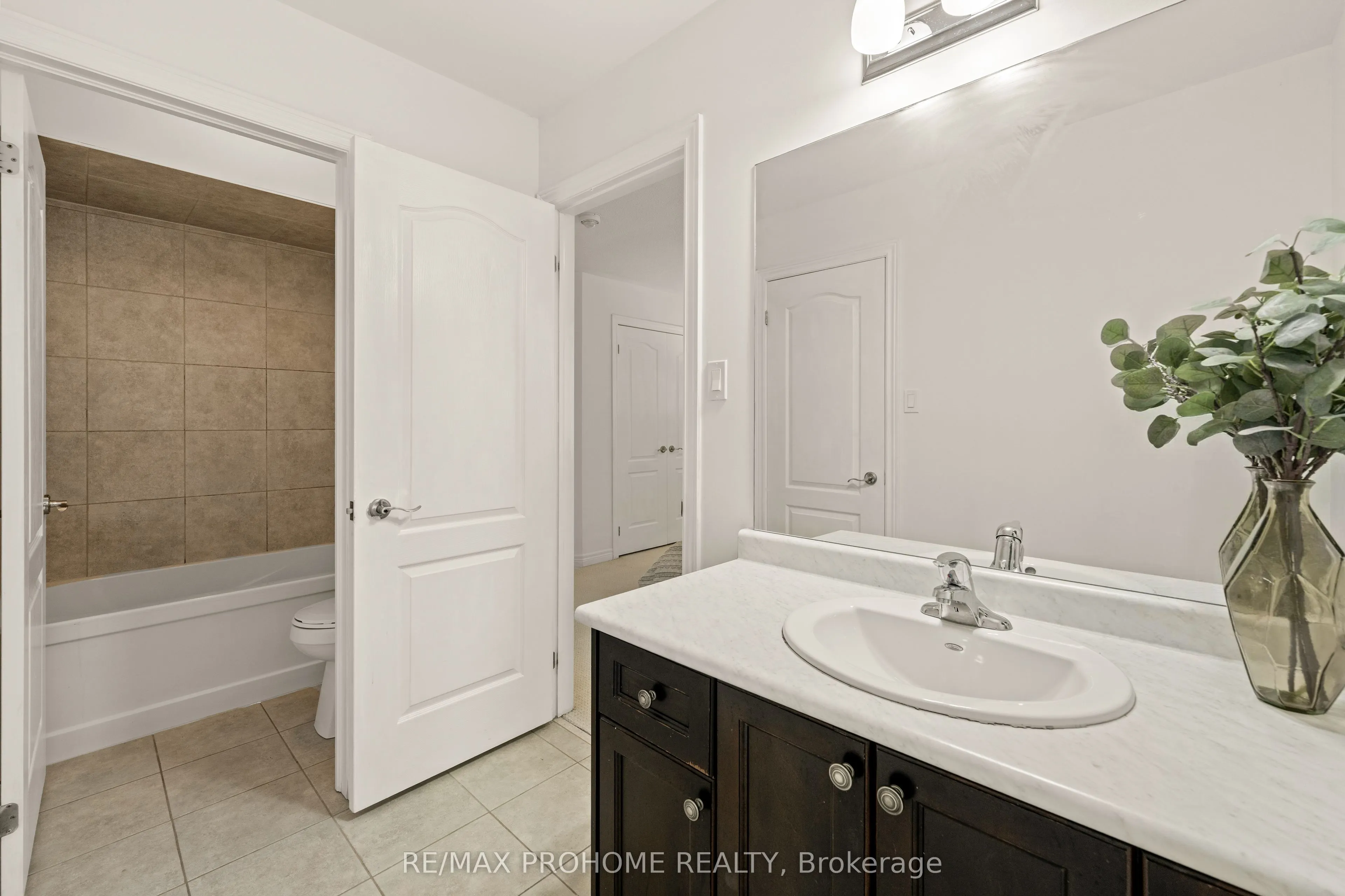102 Riveredge Drive