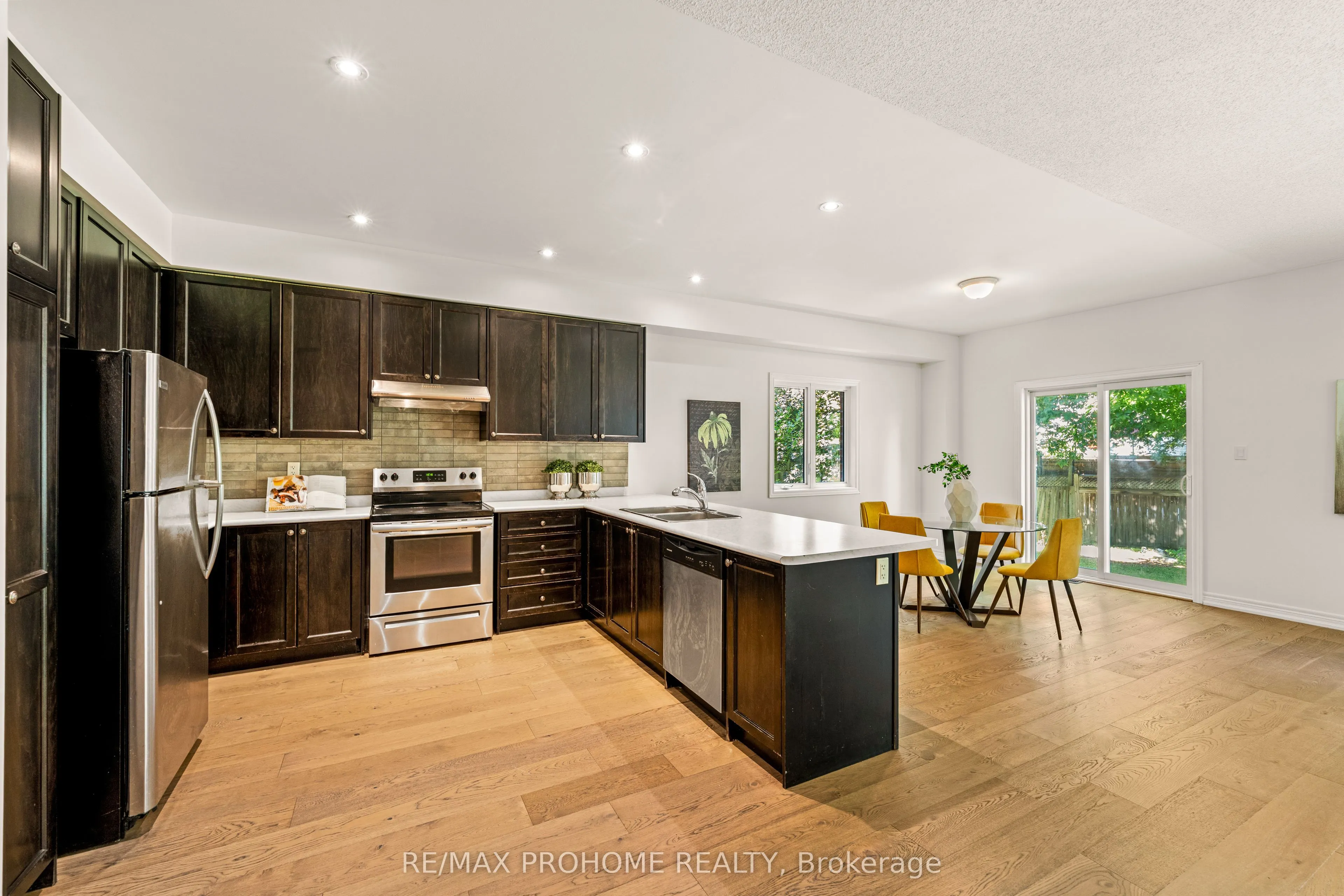 102 Riveredge Drive