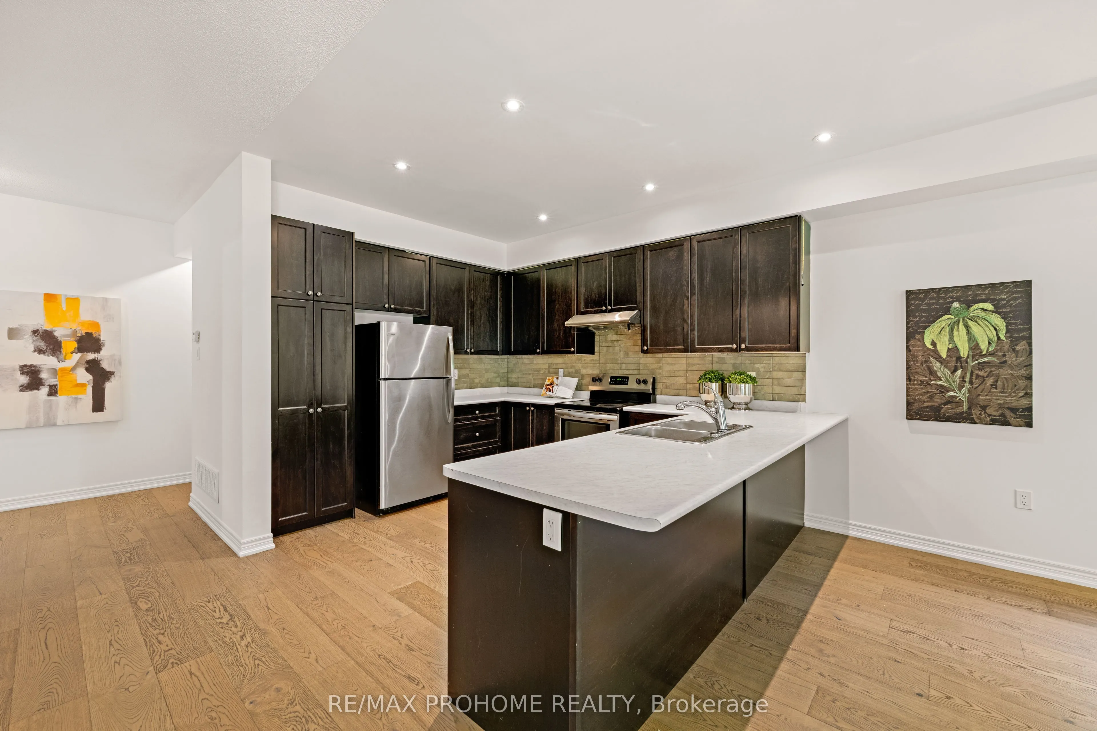 102 Riveredge Drive
