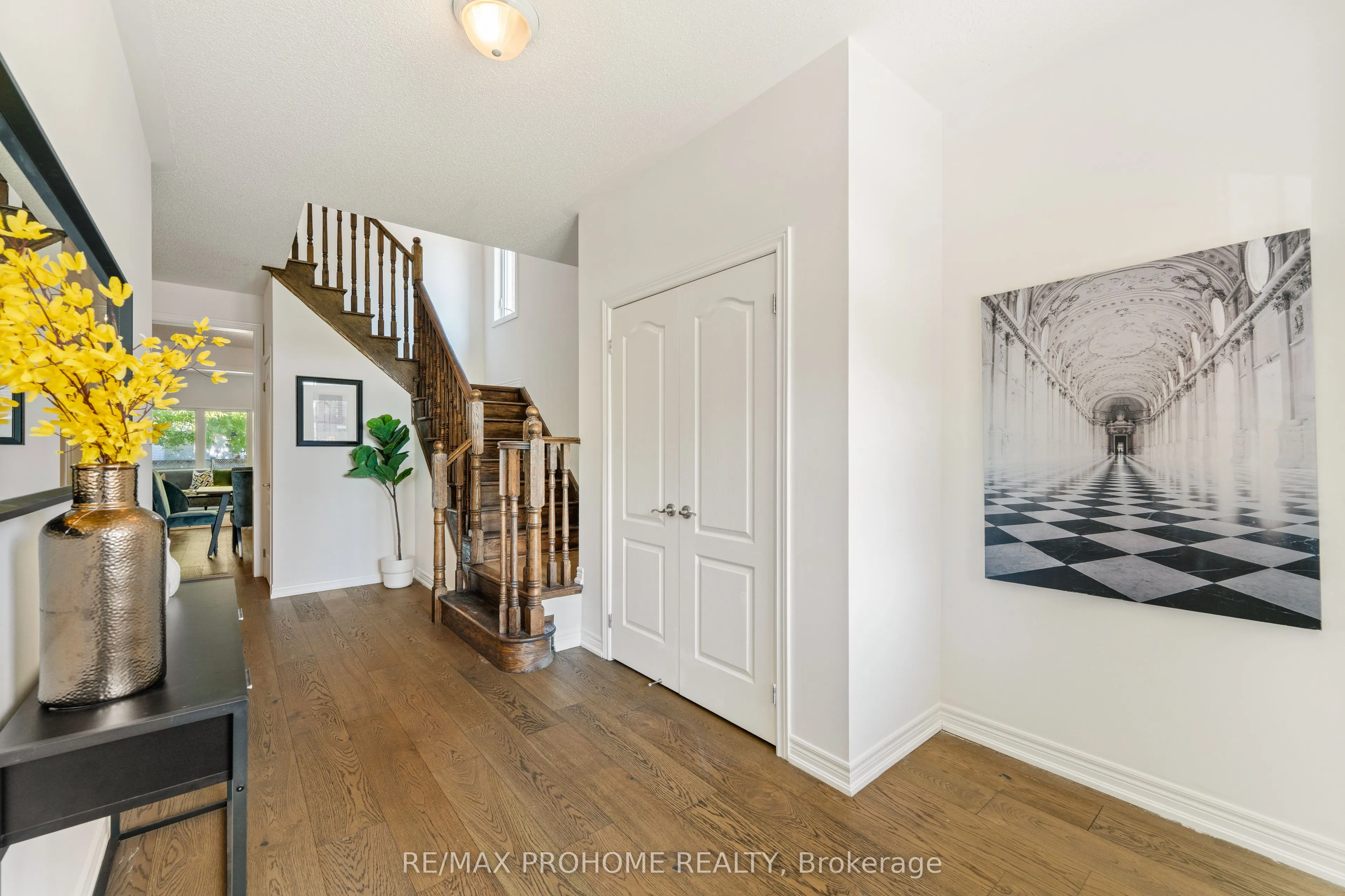 102 Riveredge Drive