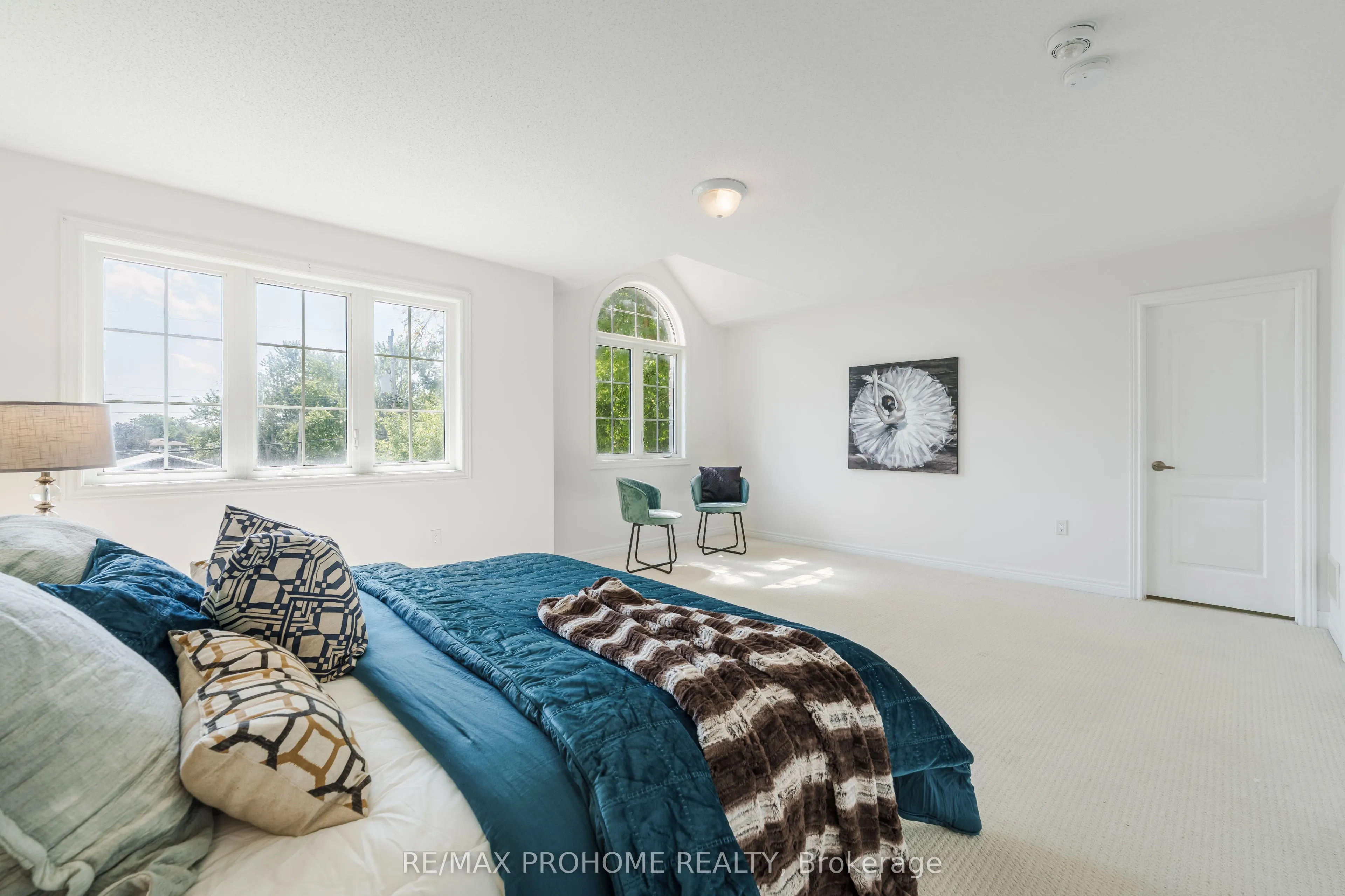 102 Riveredge Drive