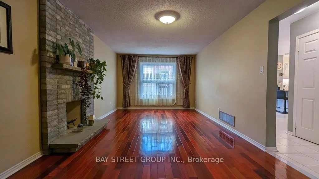 42 Pickett Crescent
