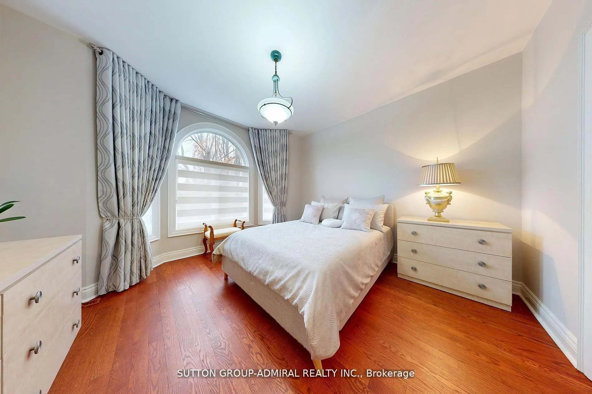 220 King High Drive