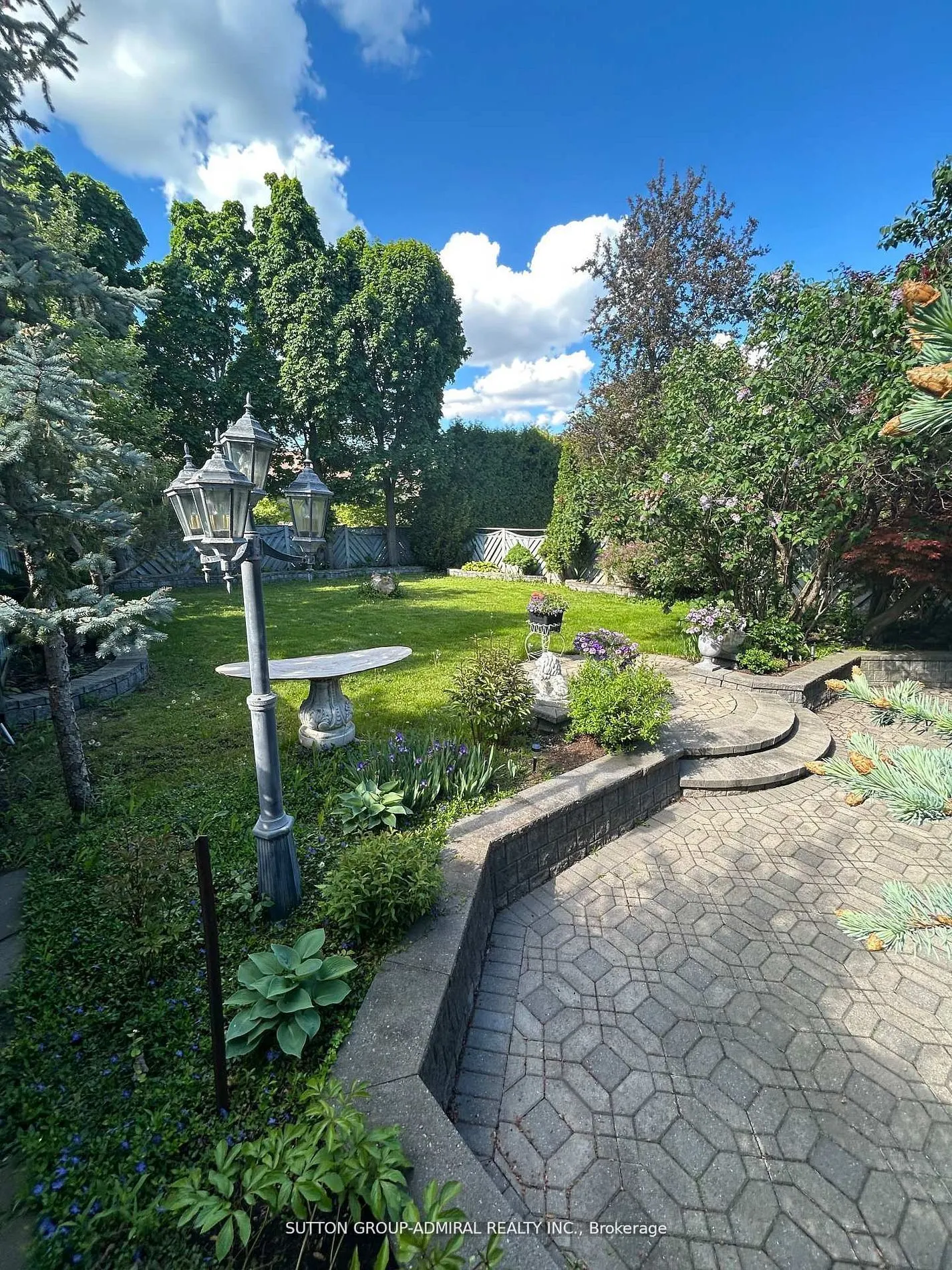 220 King High Drive
