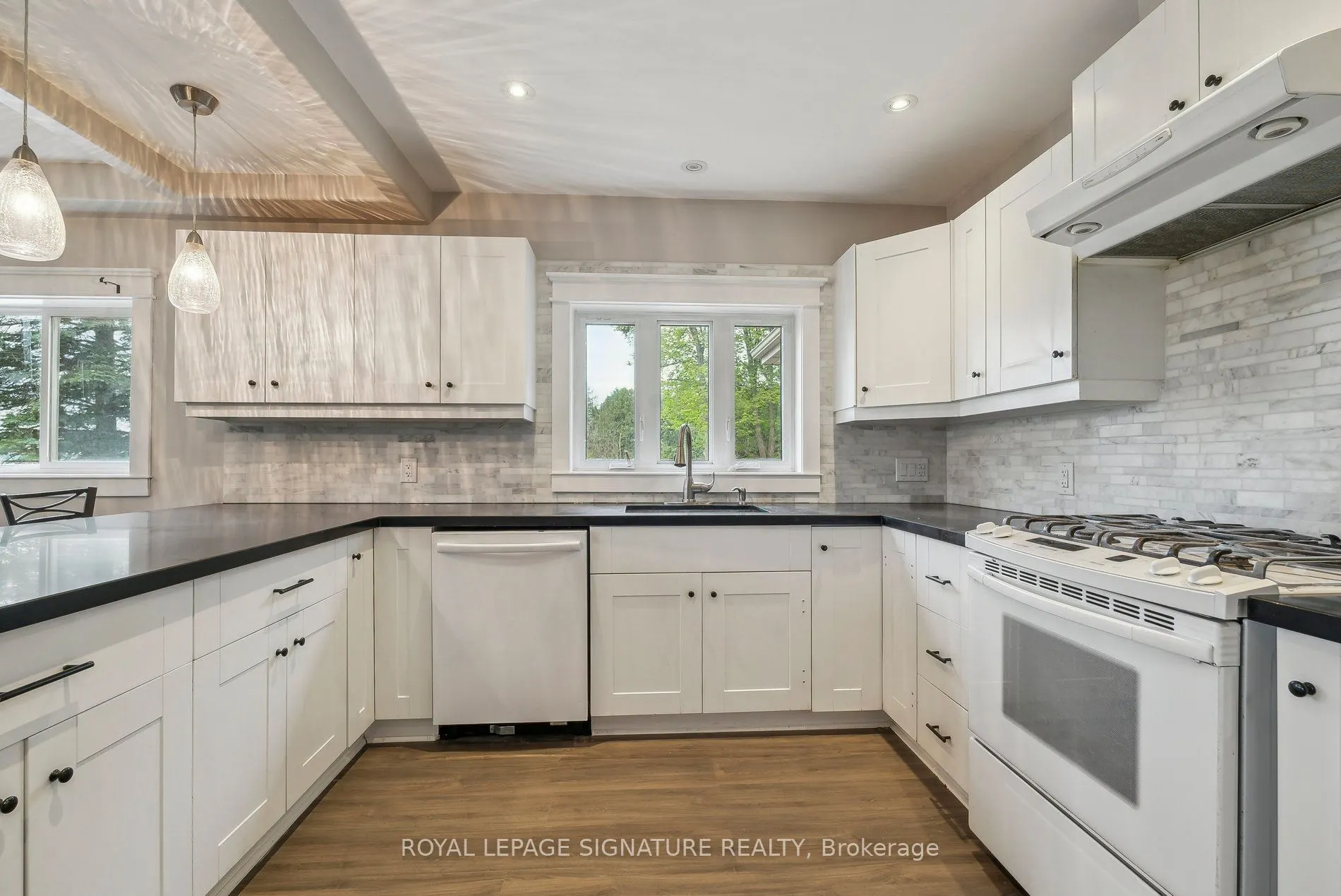 4290 Yonge Street
