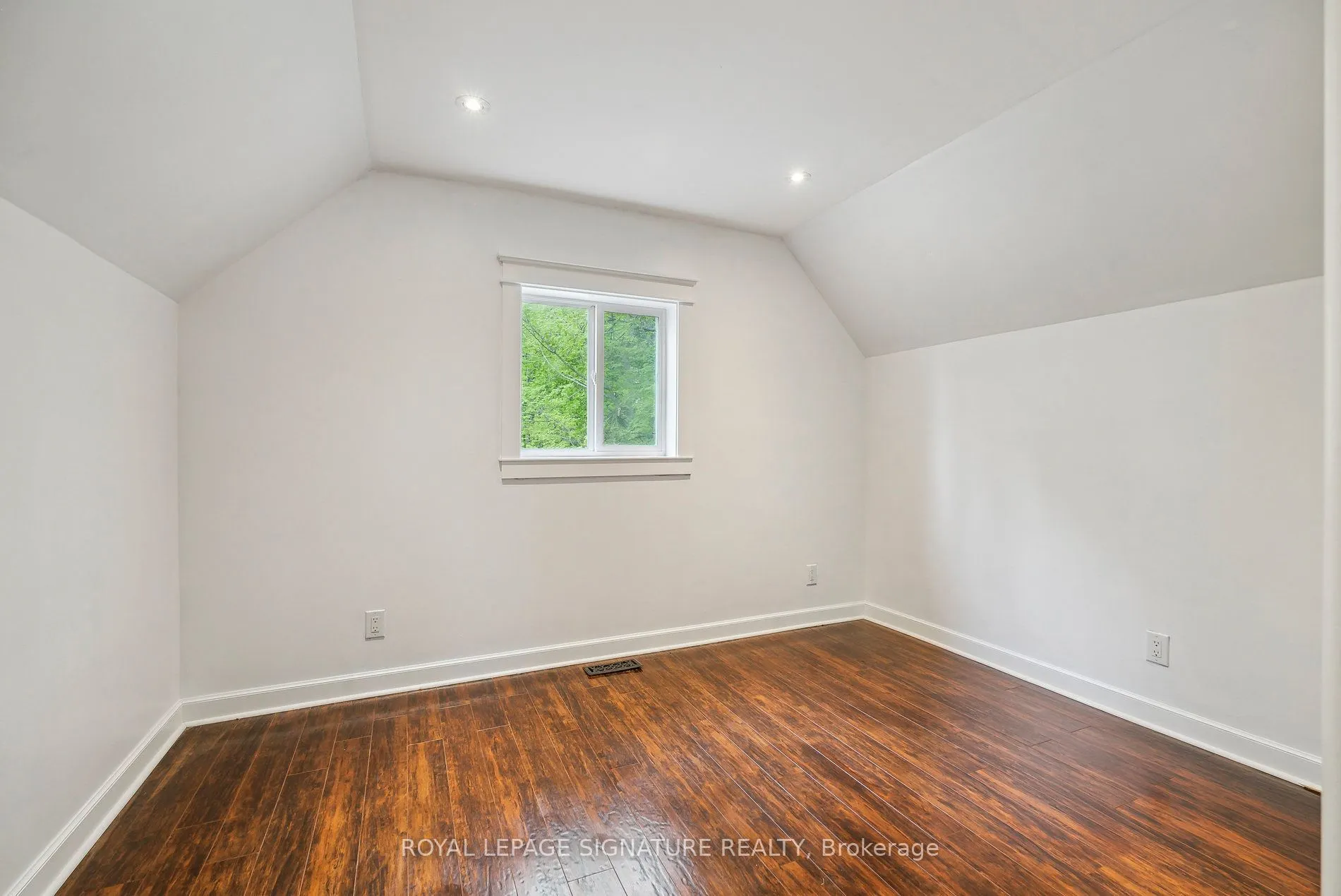 4290 Yonge Street