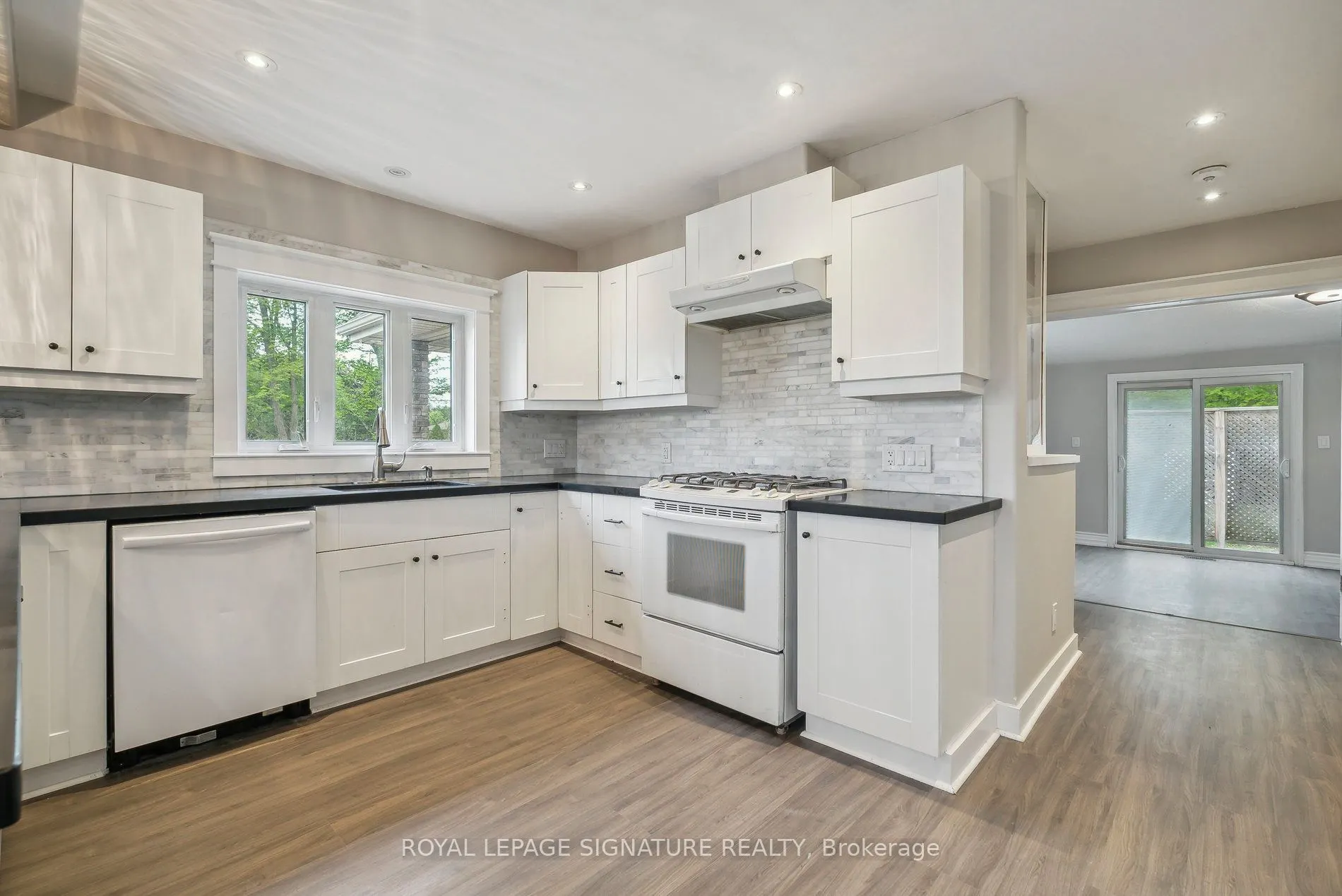 4290 Yonge Street