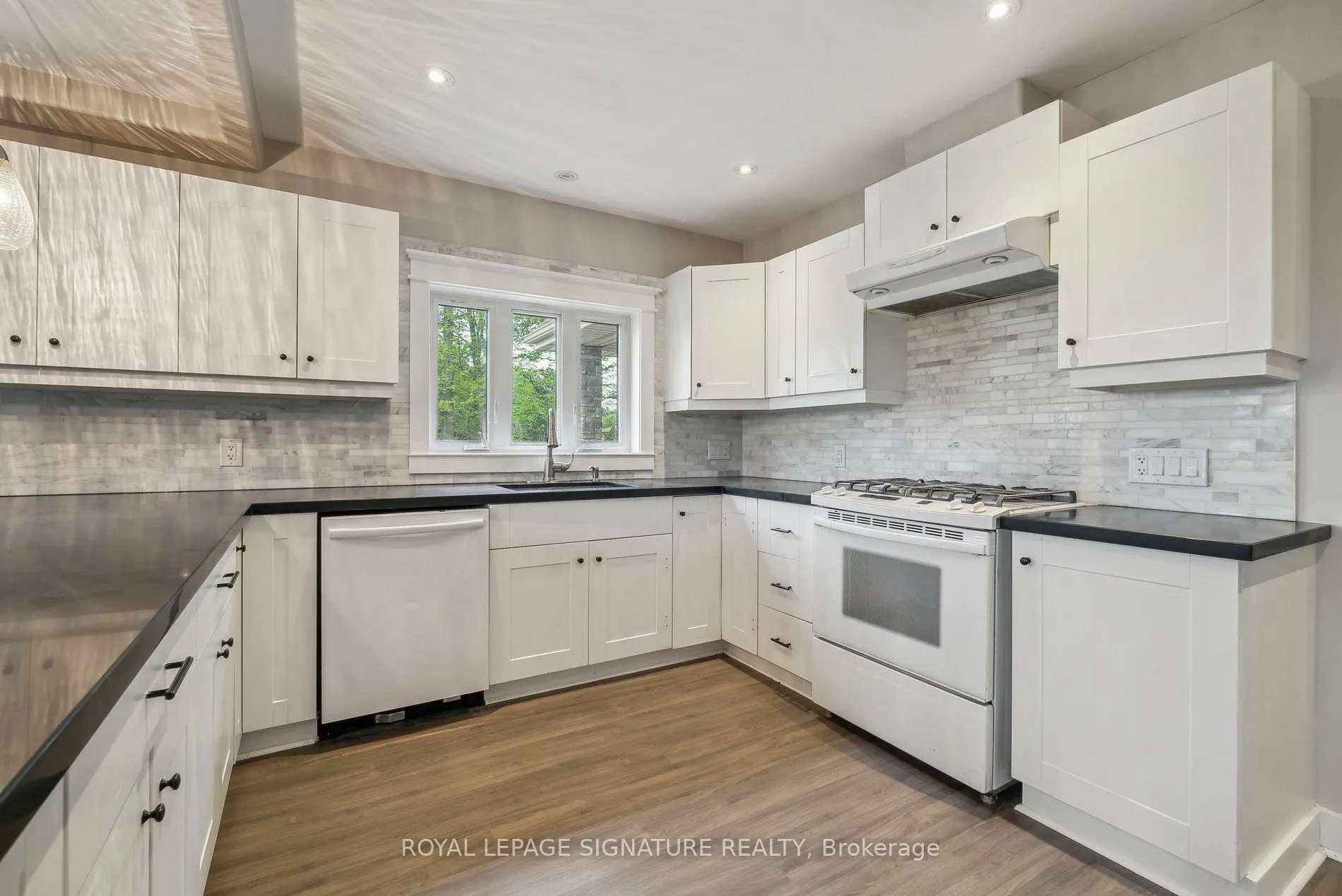 4290 Yonge Street