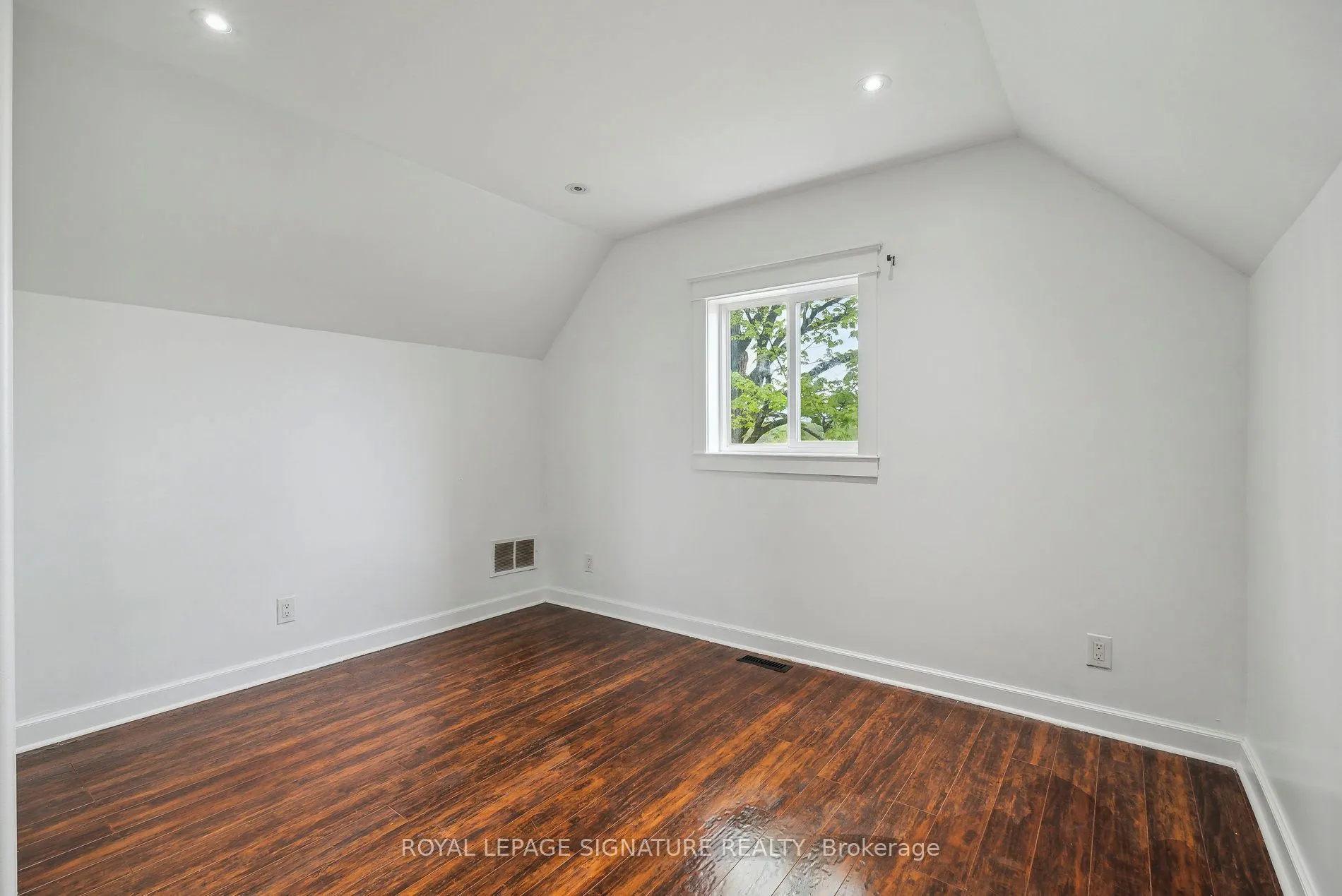 4290 Yonge Street