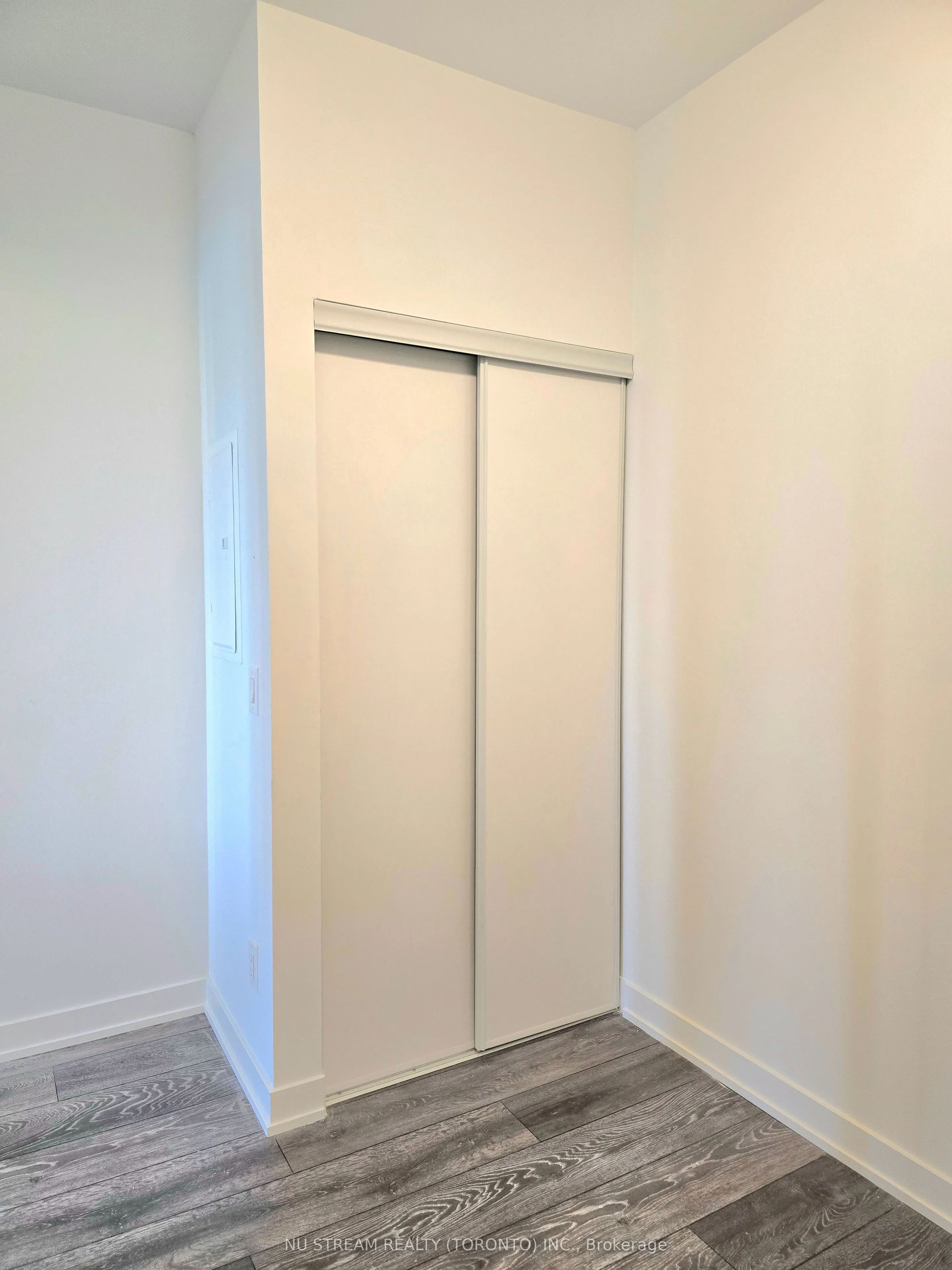 8888 Yonge Street, #222