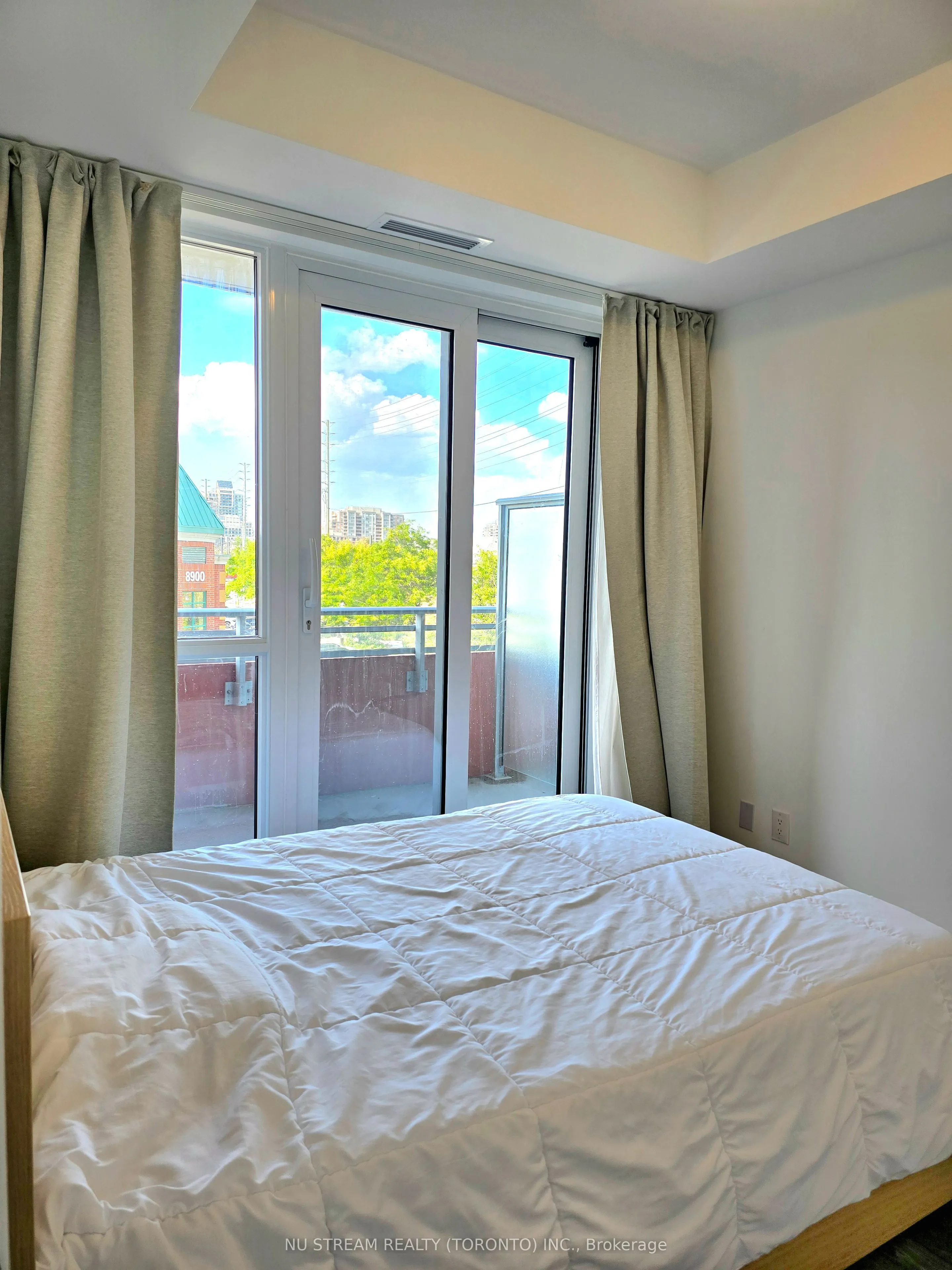 8888 Yonge Street, #222