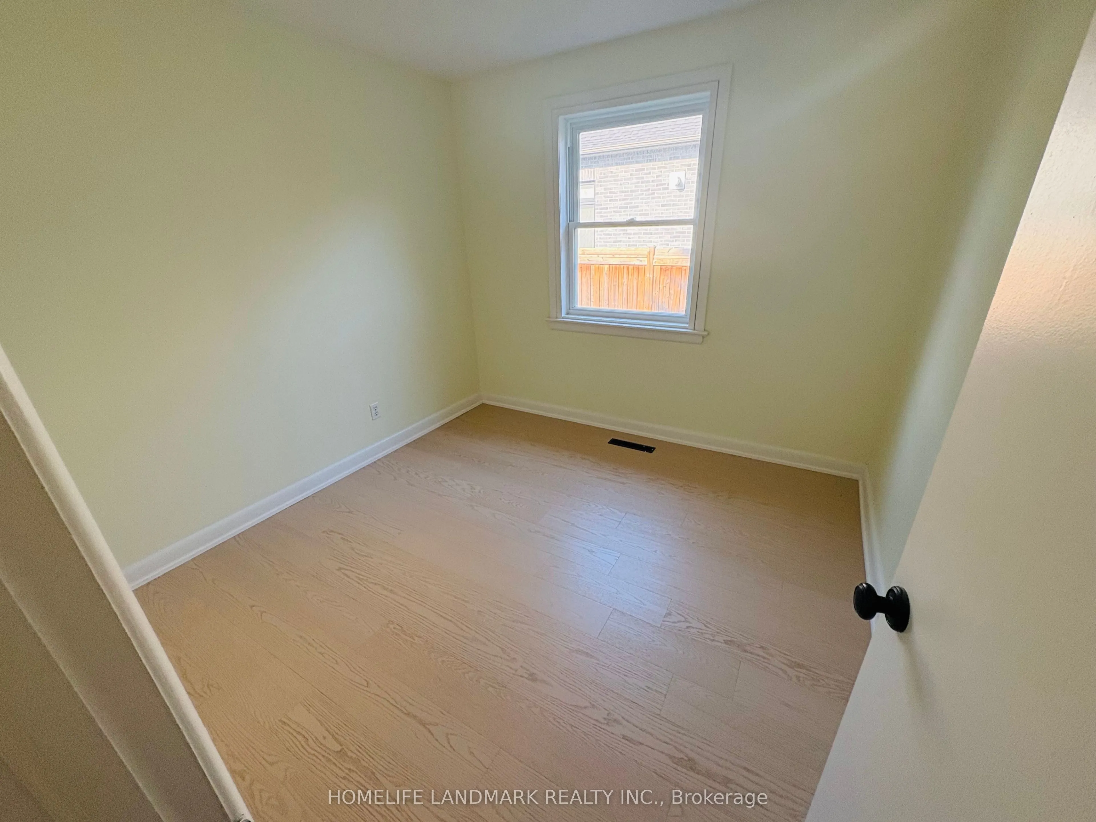 74 Robinson Street, #Main