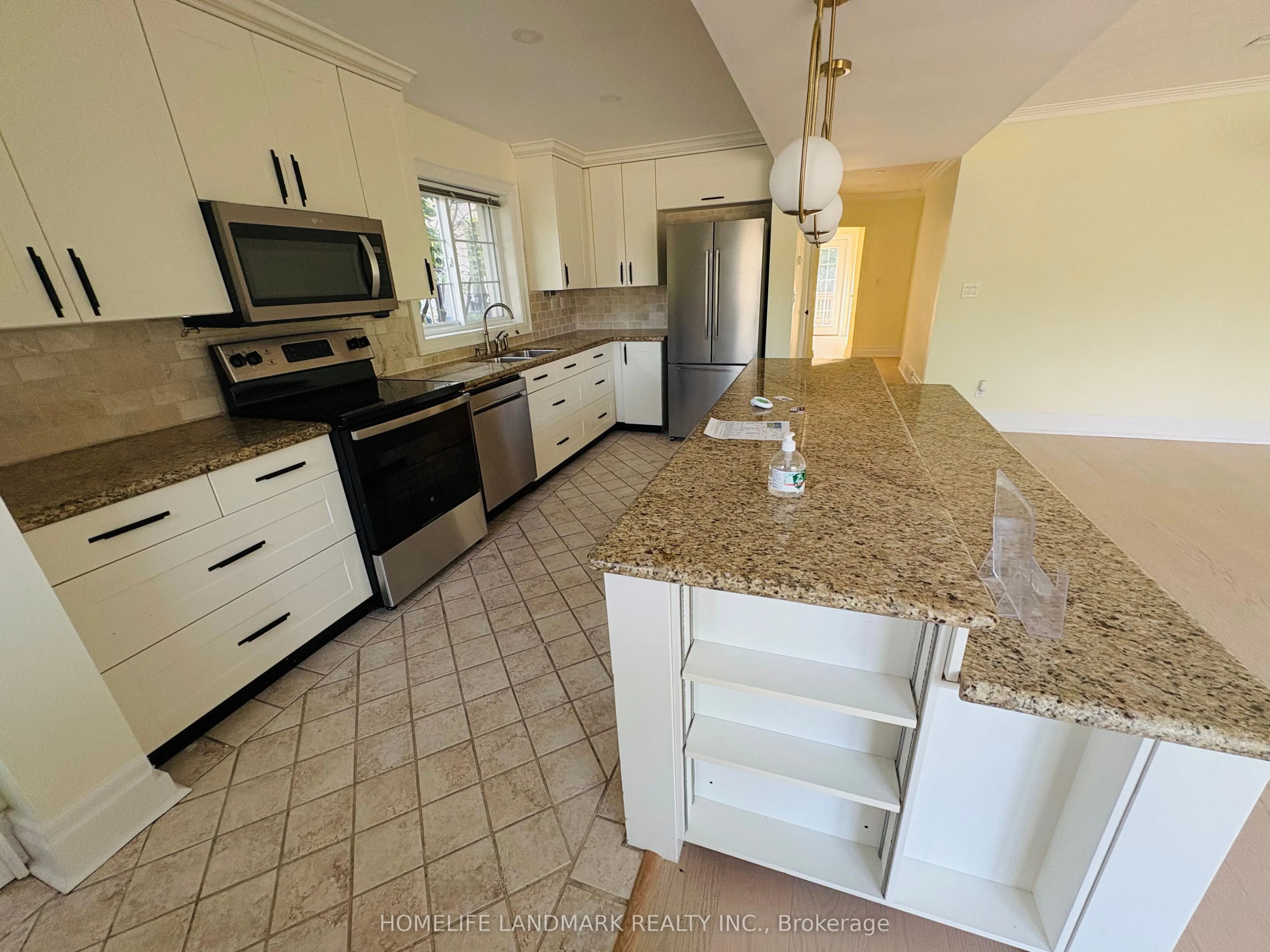 74 Robinson Street, #Main