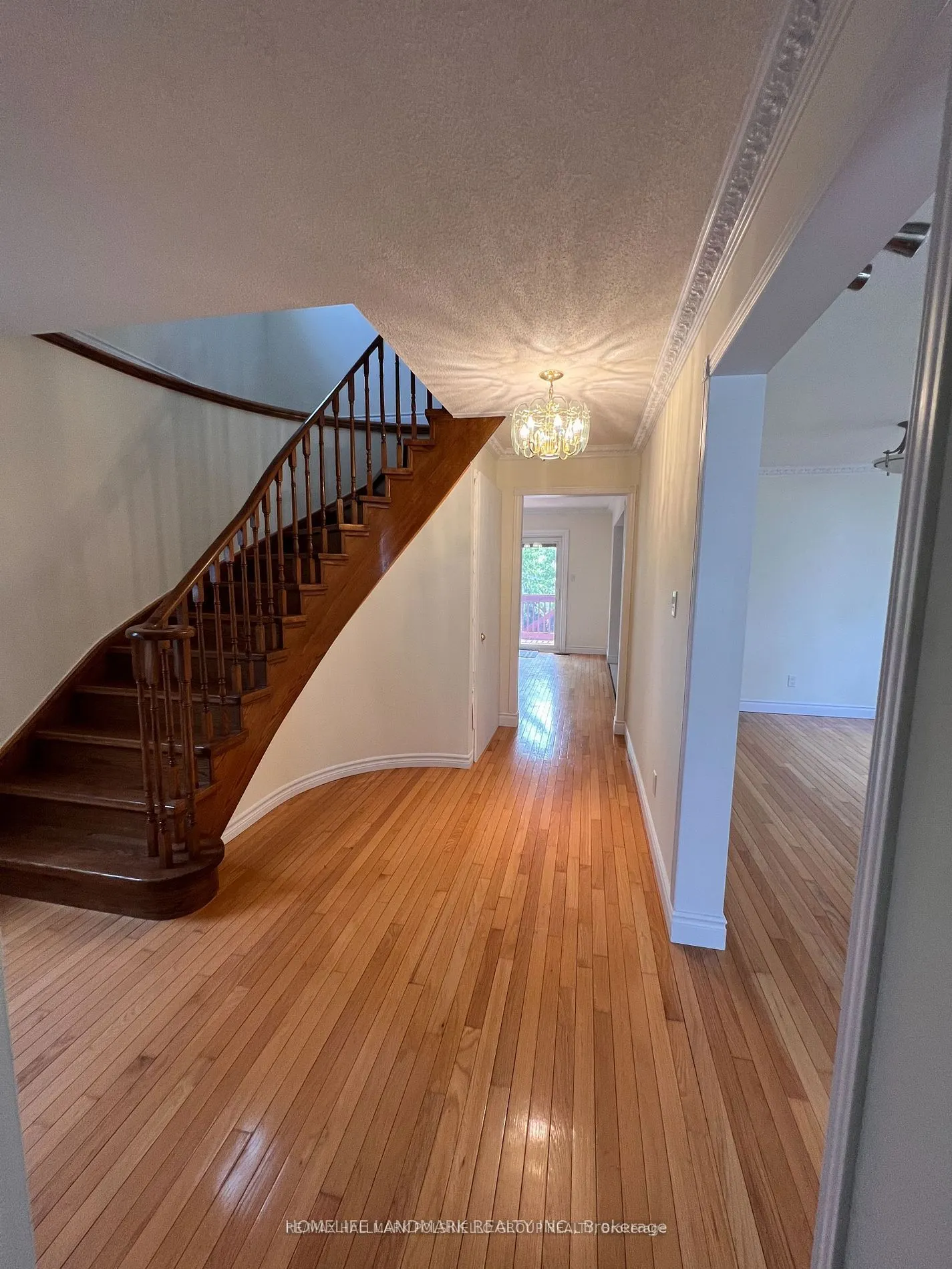 202 Billings Crescent