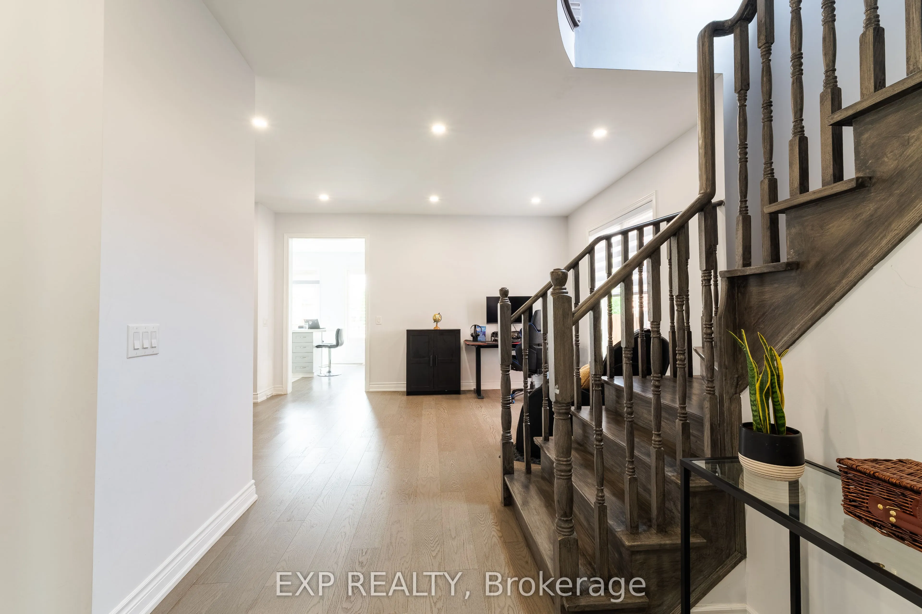 535 Woodspring Avenue
