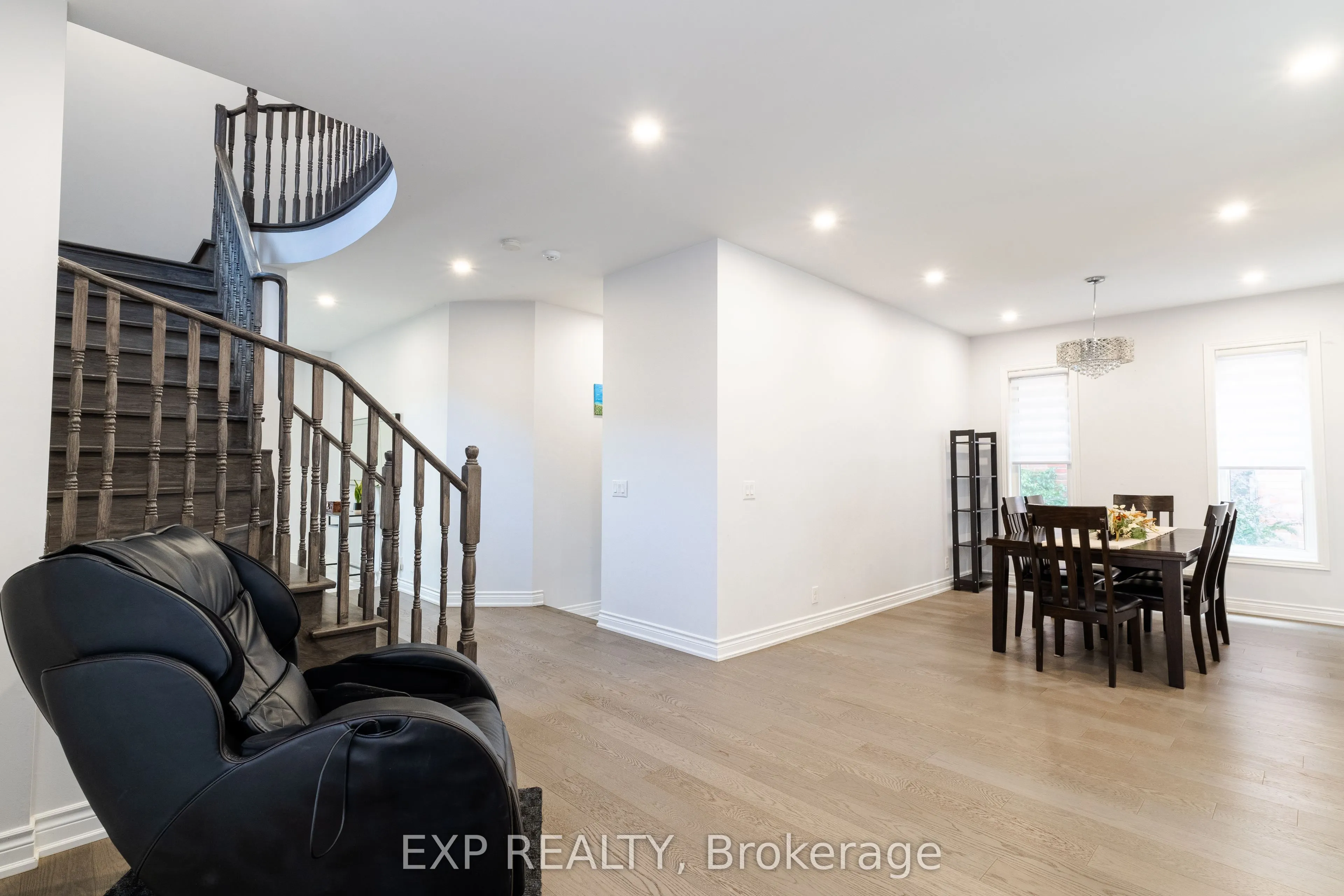 535 Woodspring Avenue