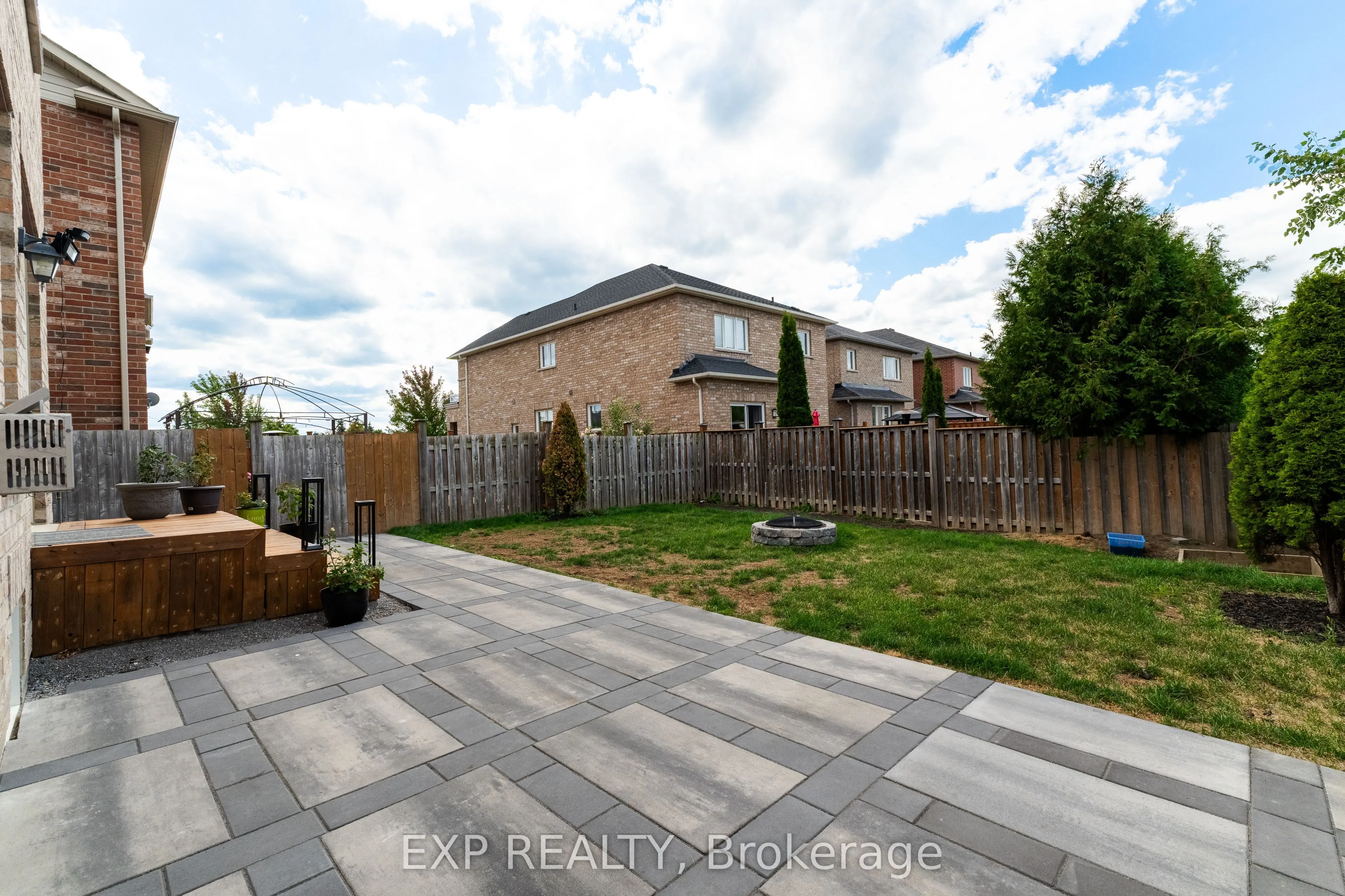 535 Woodspring Avenue
