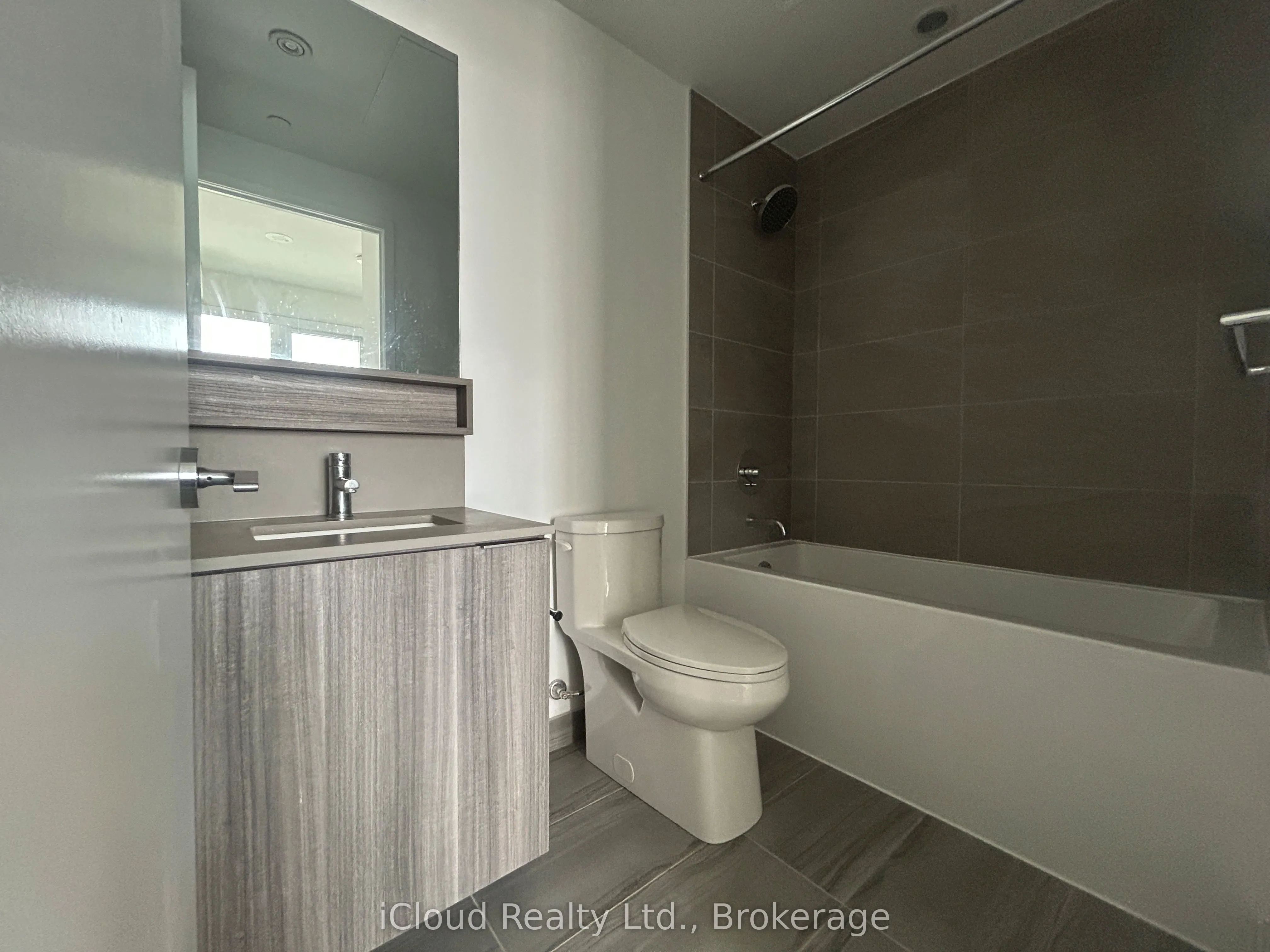 898 Portage Parkway, #2606