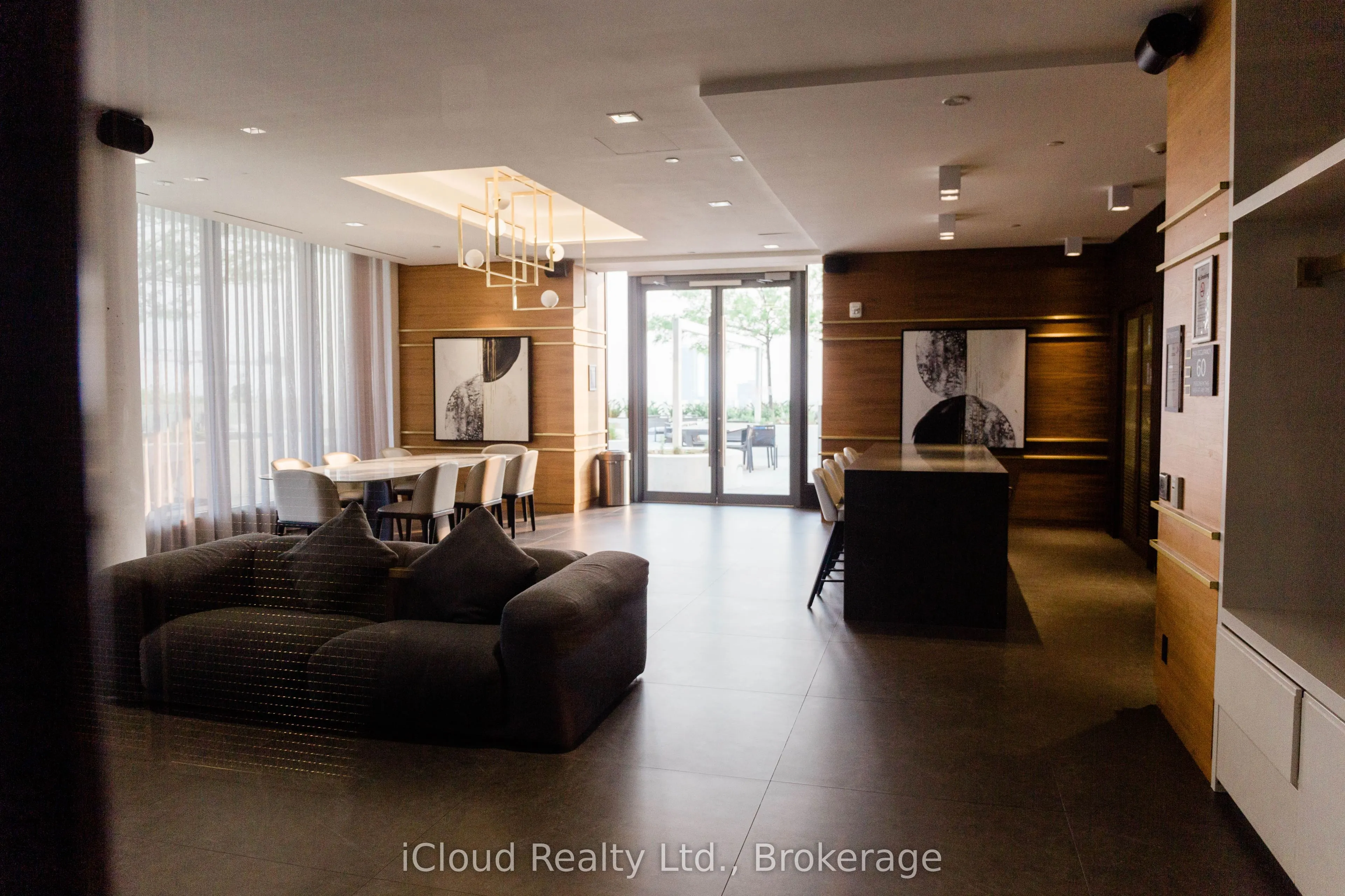 898 Portage Parkway, #2606