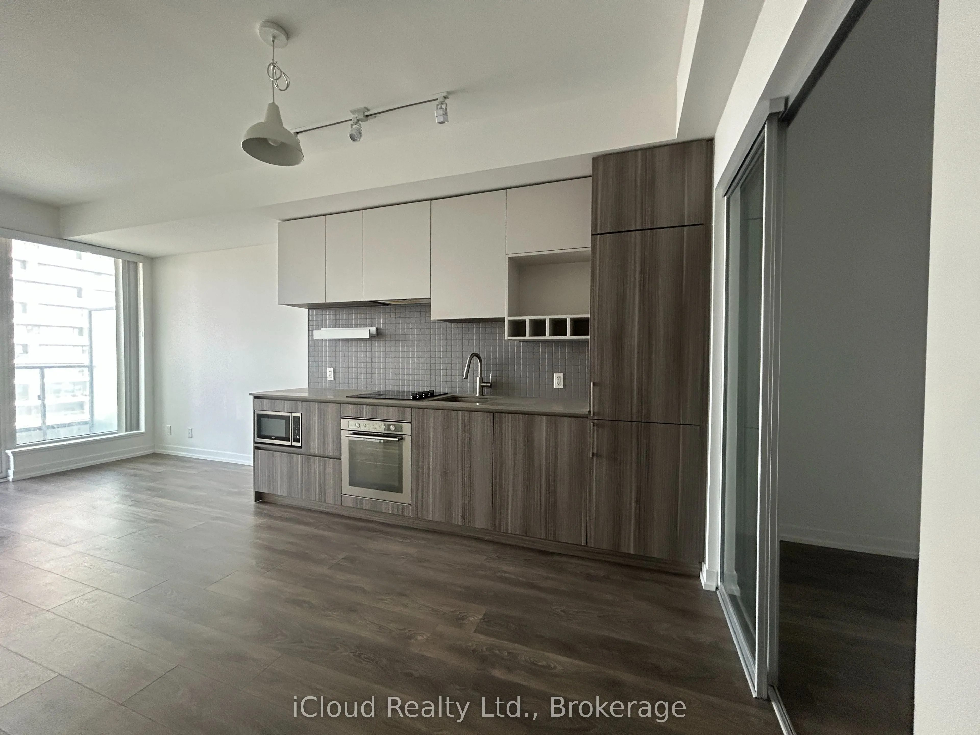 898 Portage Parkway, #2606