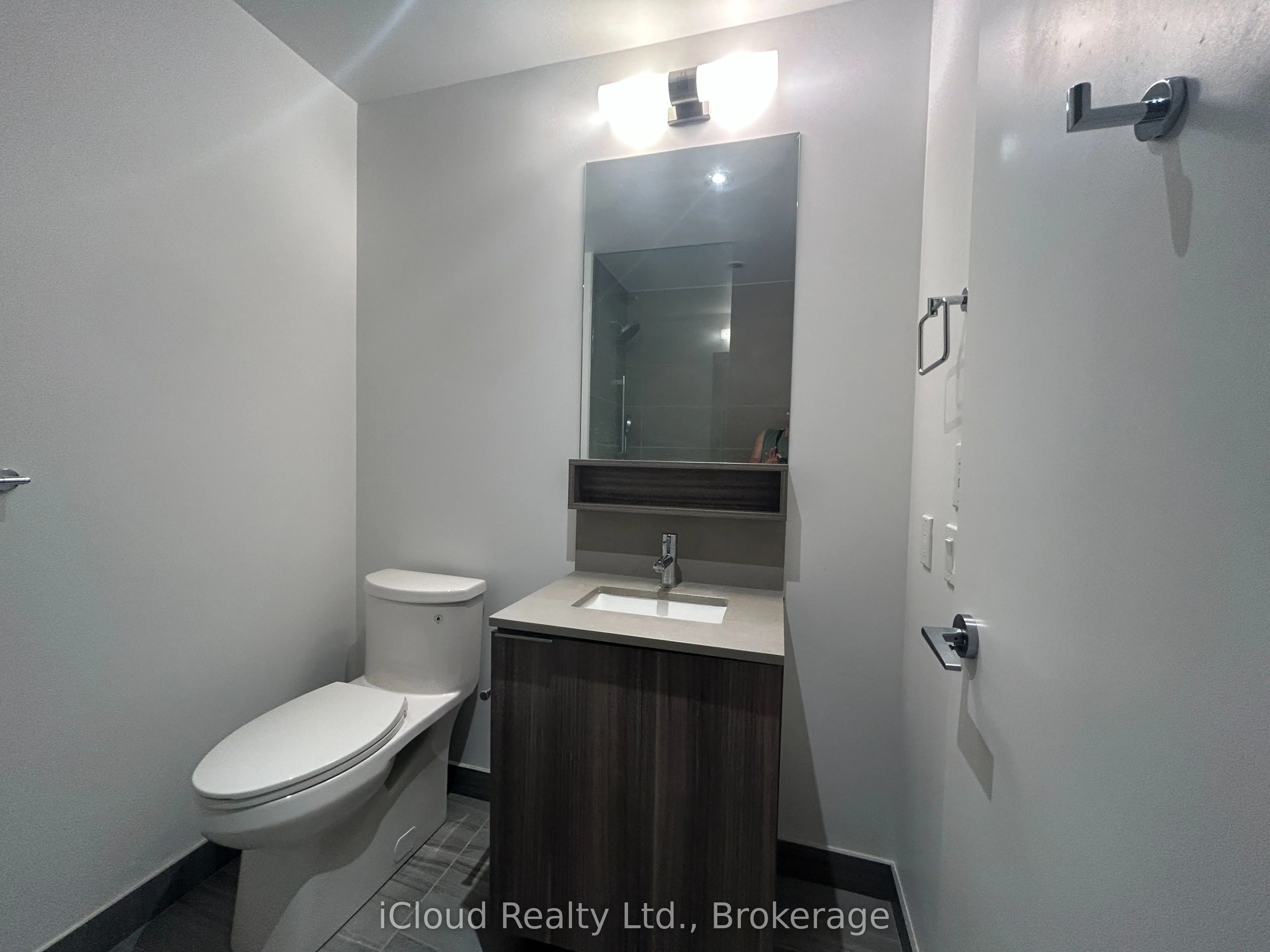 898 Portage Parkway, #2606