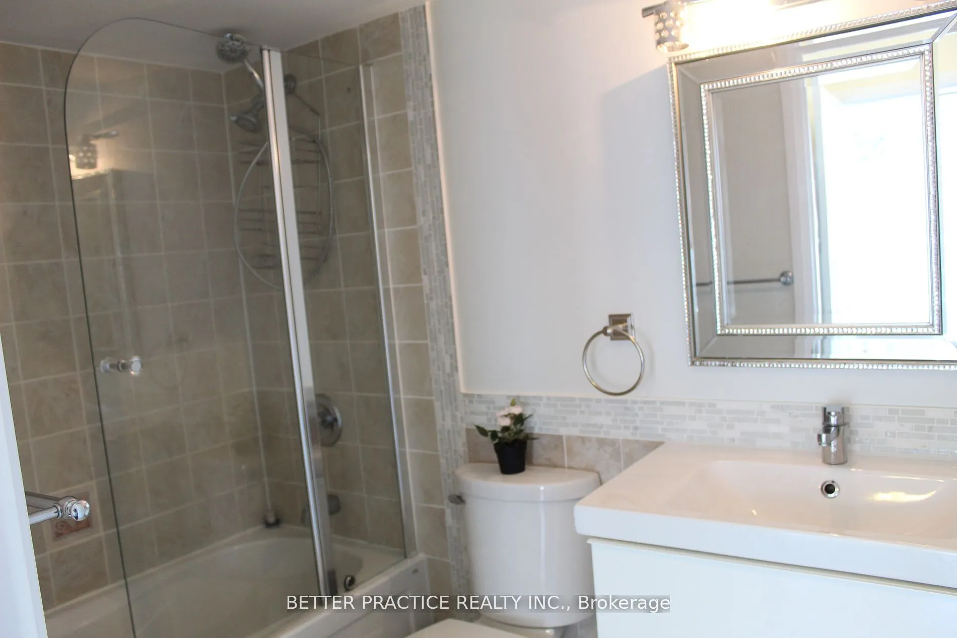 30 North Park Road, #905
