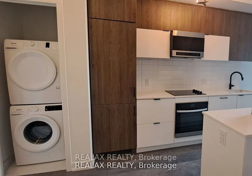 8888 Yonge Street, #206