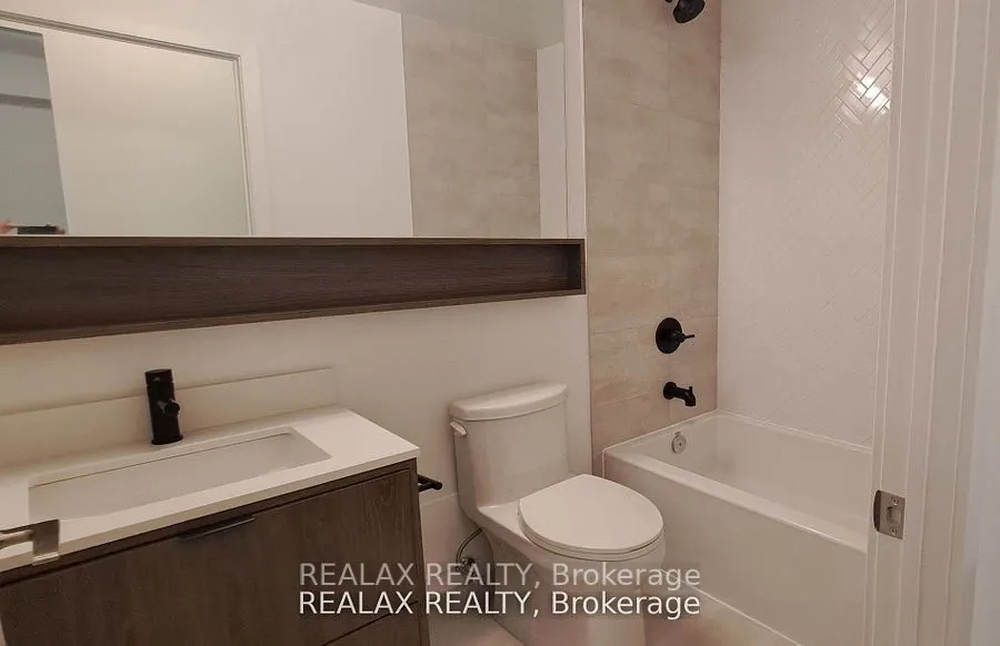 8888 Yonge Street, #206