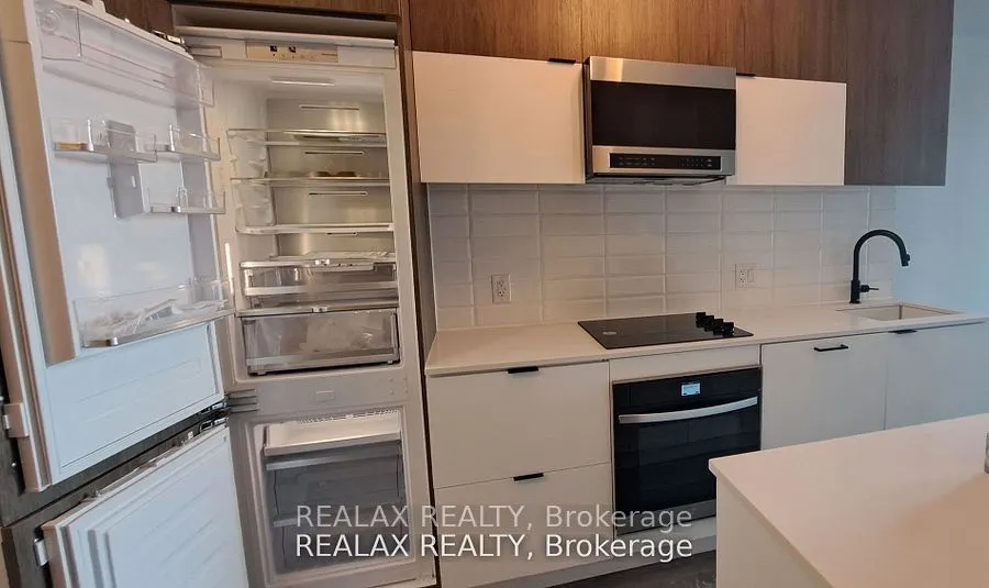 8888 Yonge Street, #206