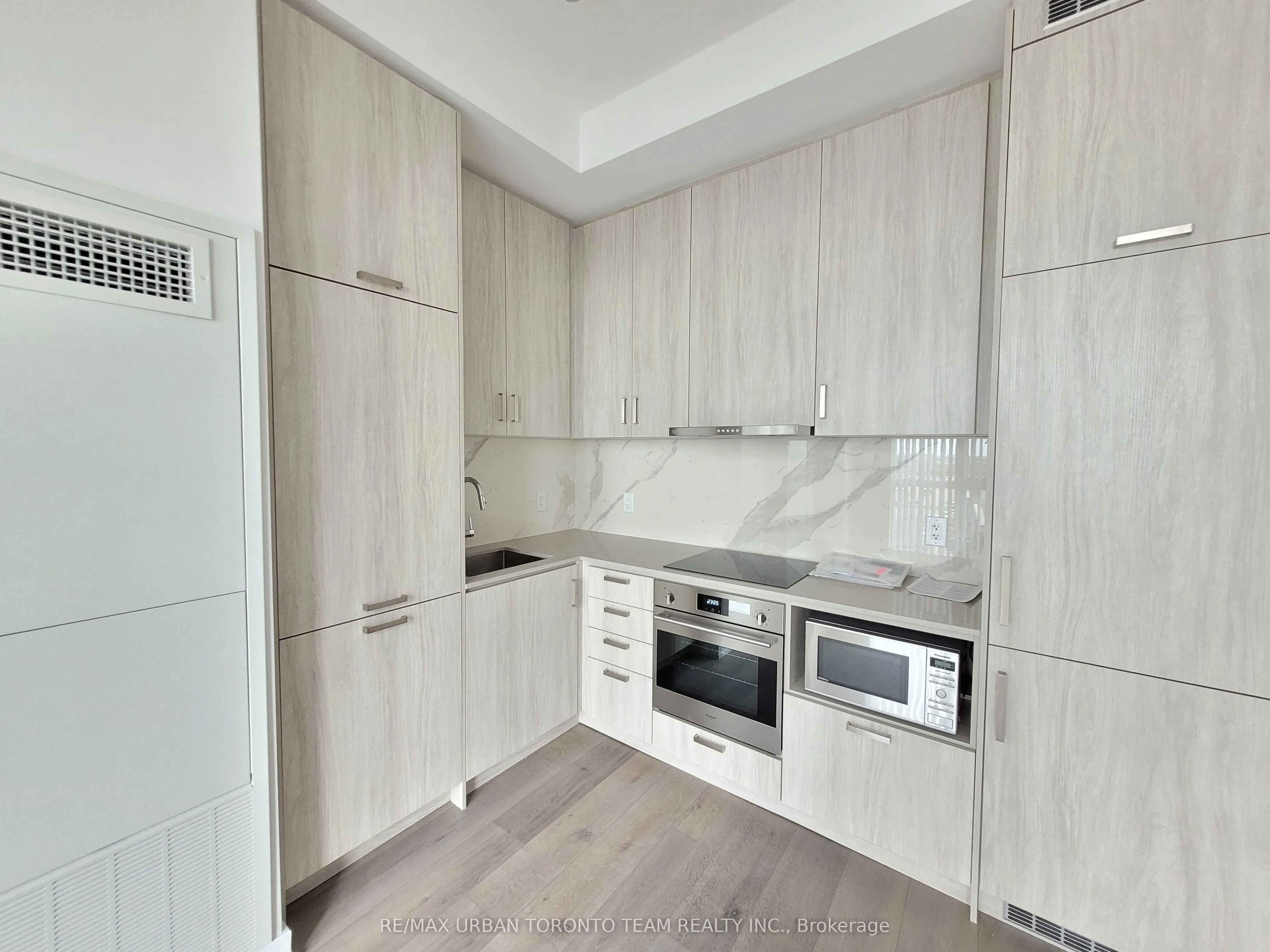 60 Honeycrisp Crescent, #507