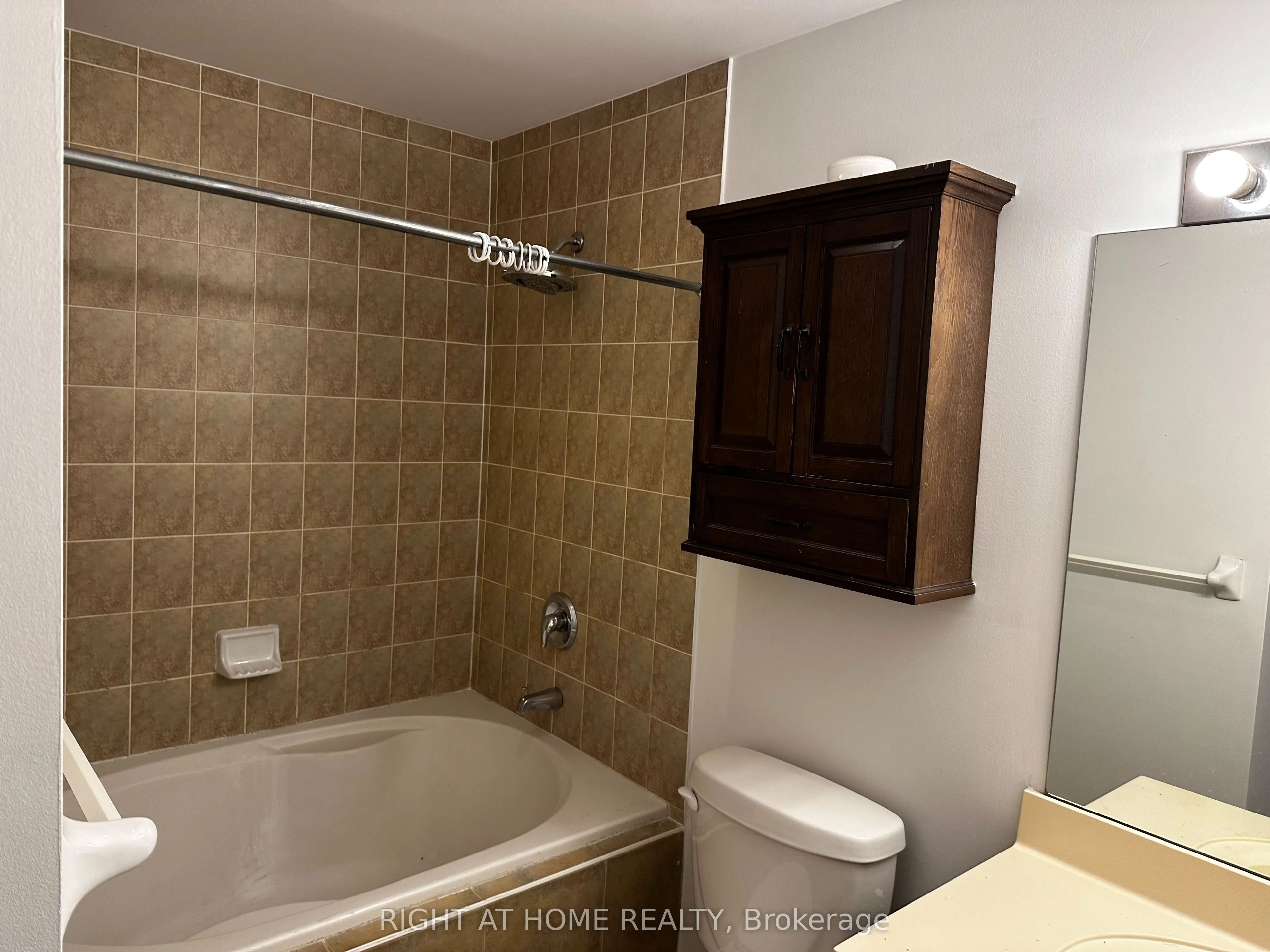 1 maison parc Court, #407