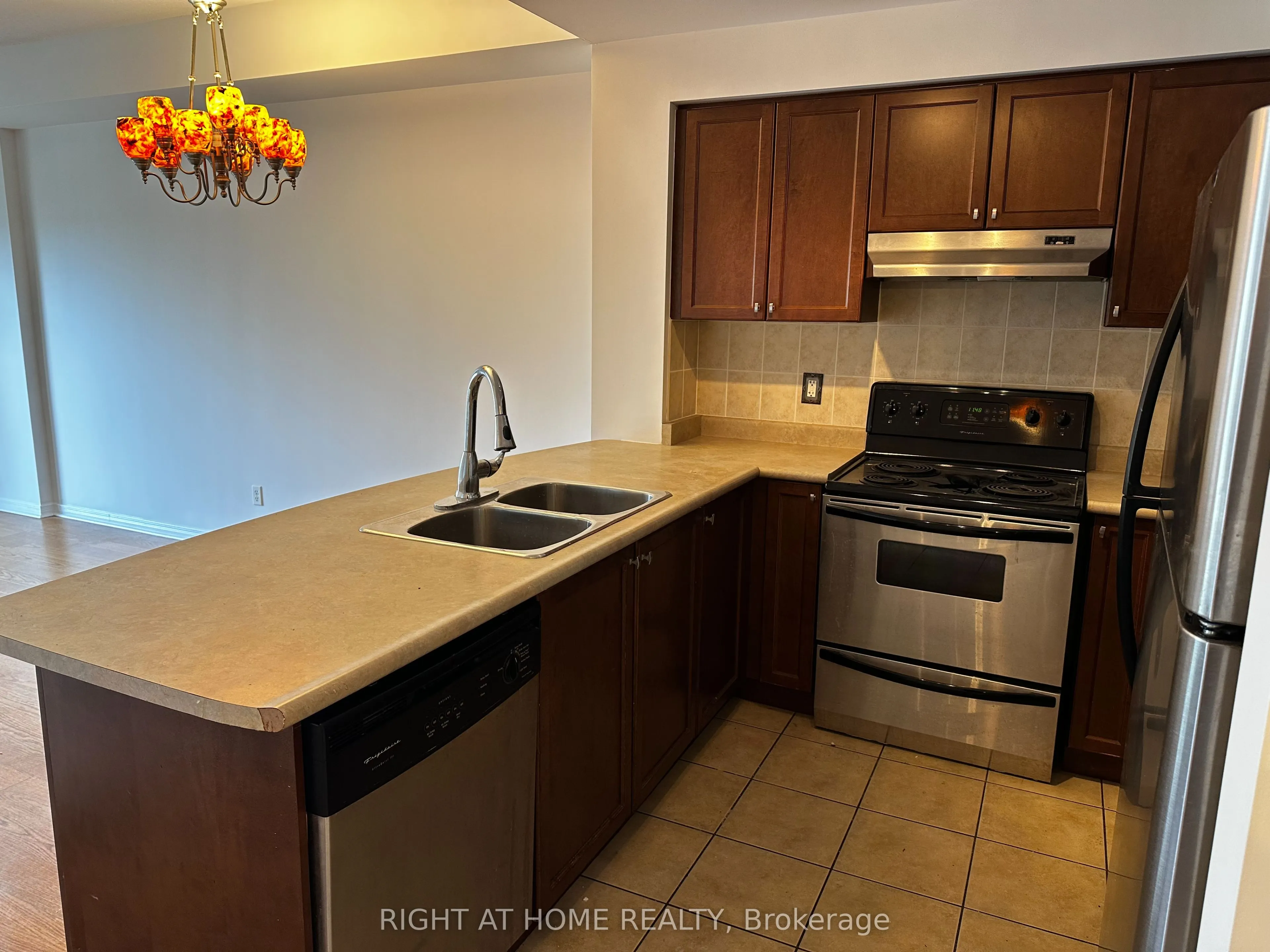 1 maison parc Court, #407