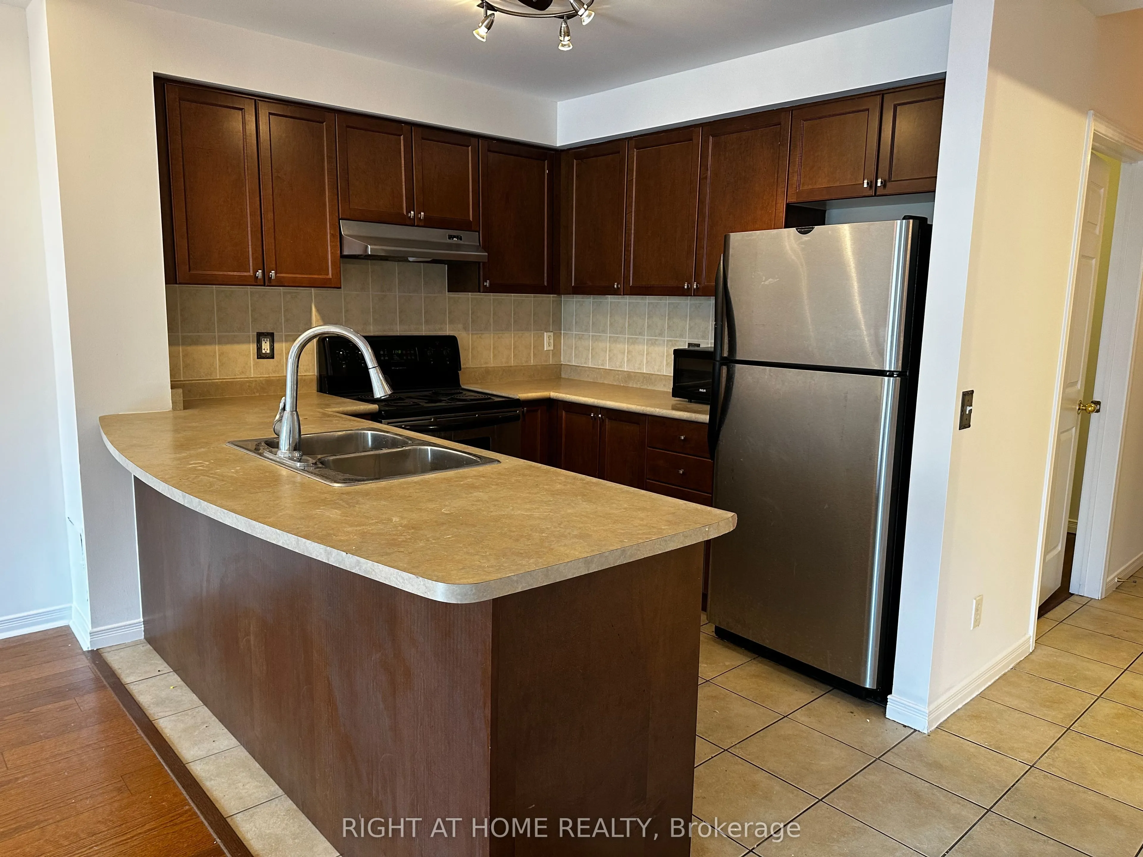 1 maison parc Court, #407