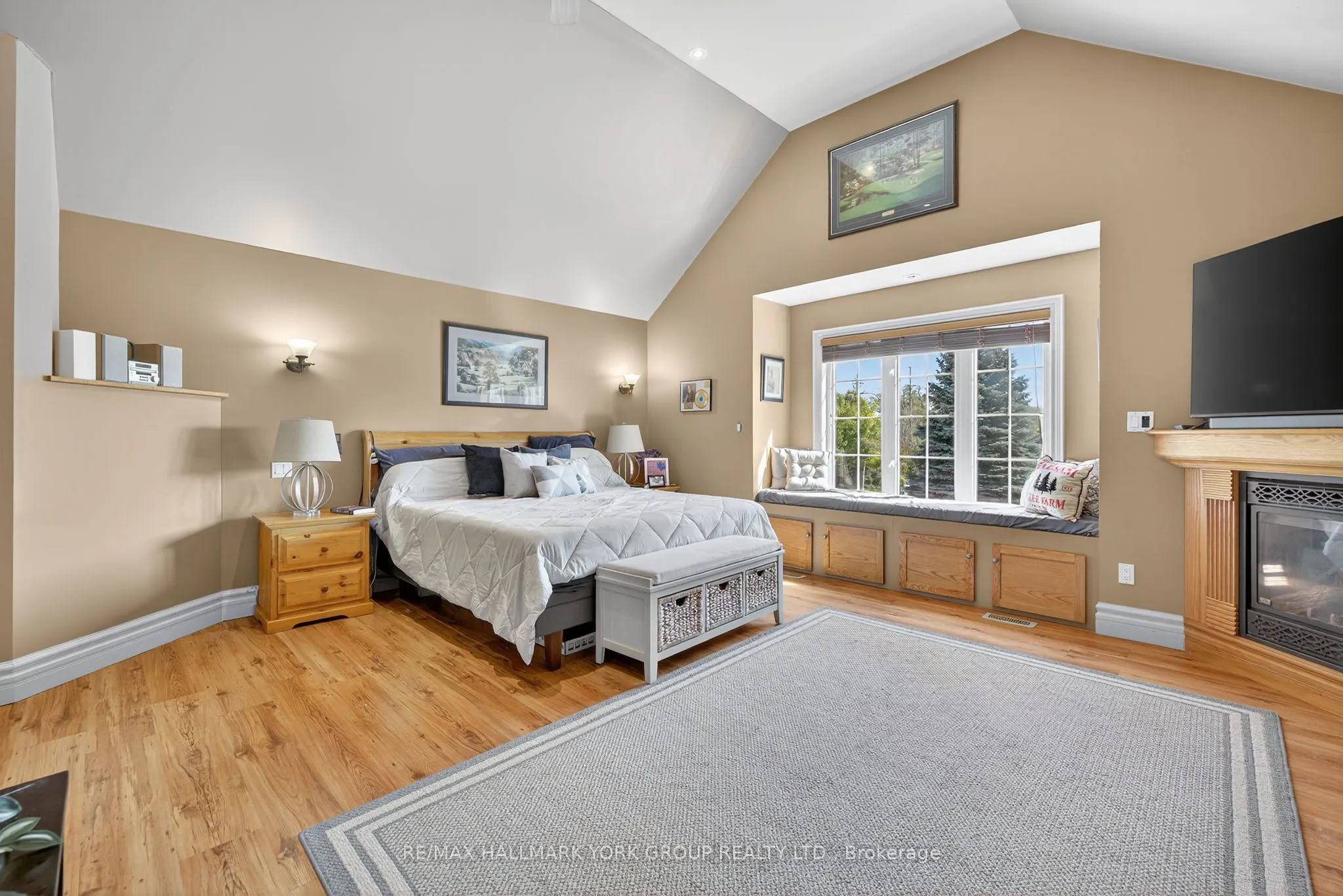2 Hadley Court