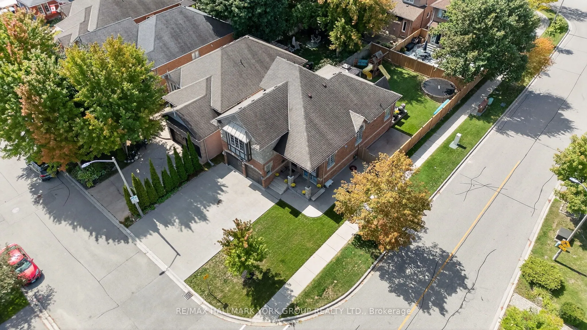 2 Hadley Court