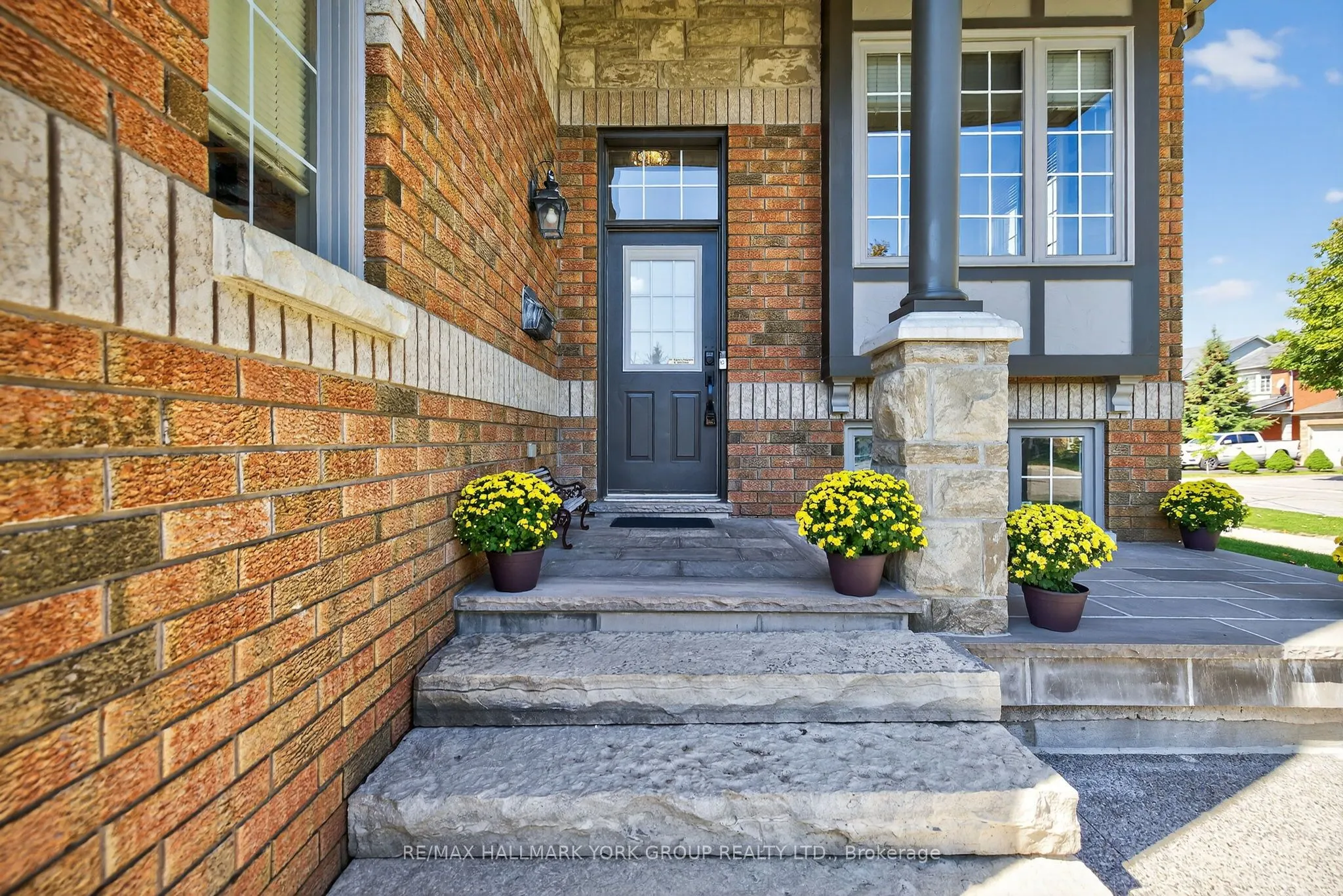 2 Hadley Court