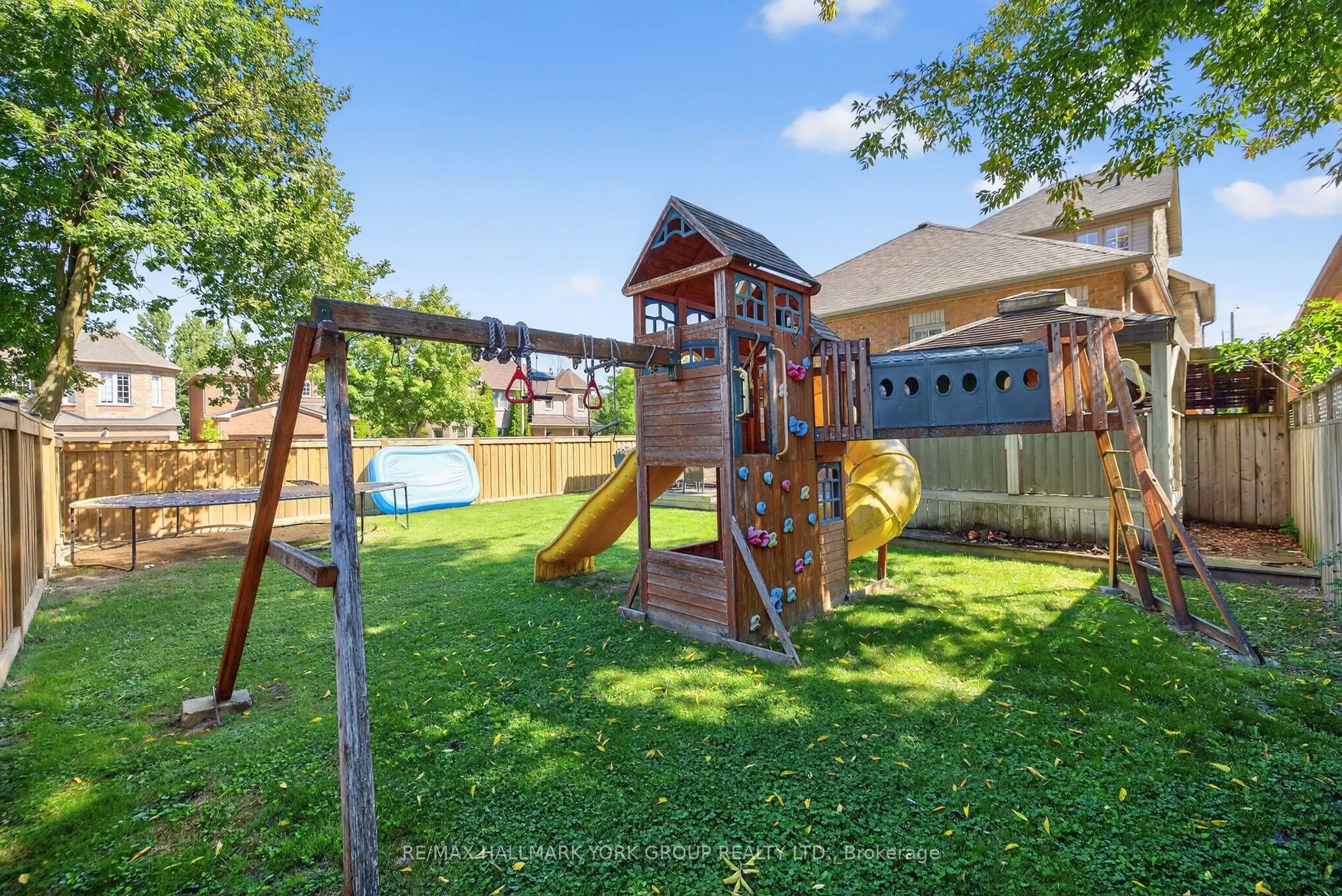 2 Hadley Court