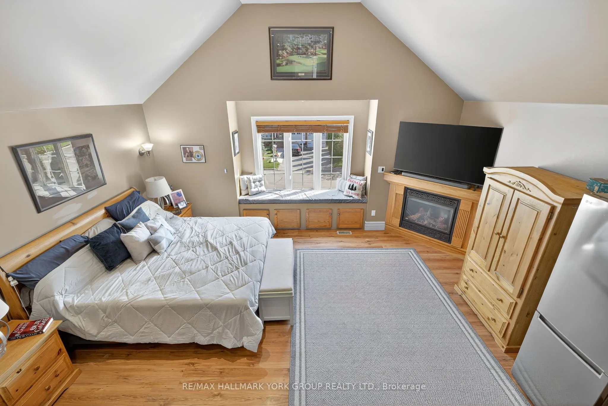 2 Hadley Court