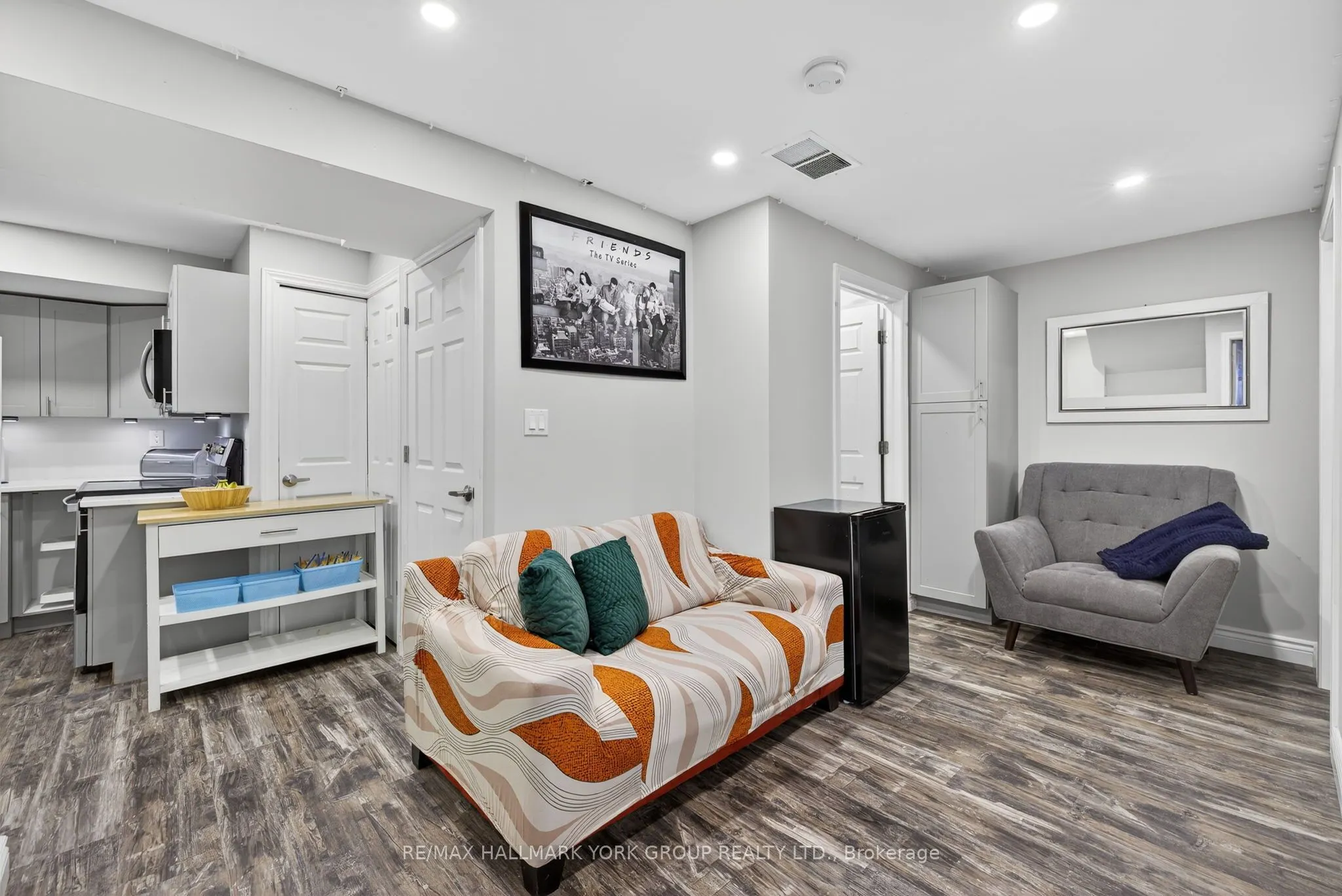 2 Hadley Court