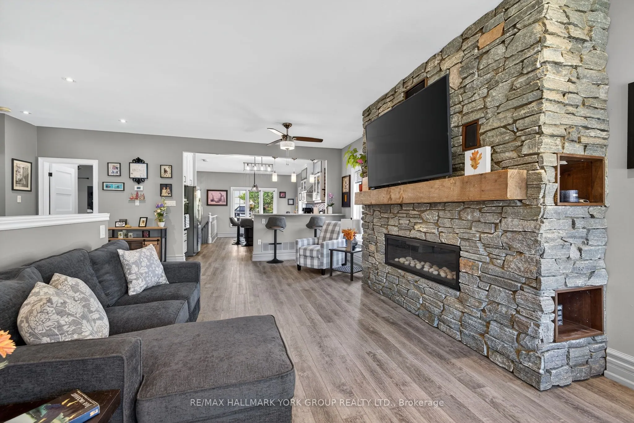2 Hadley Court